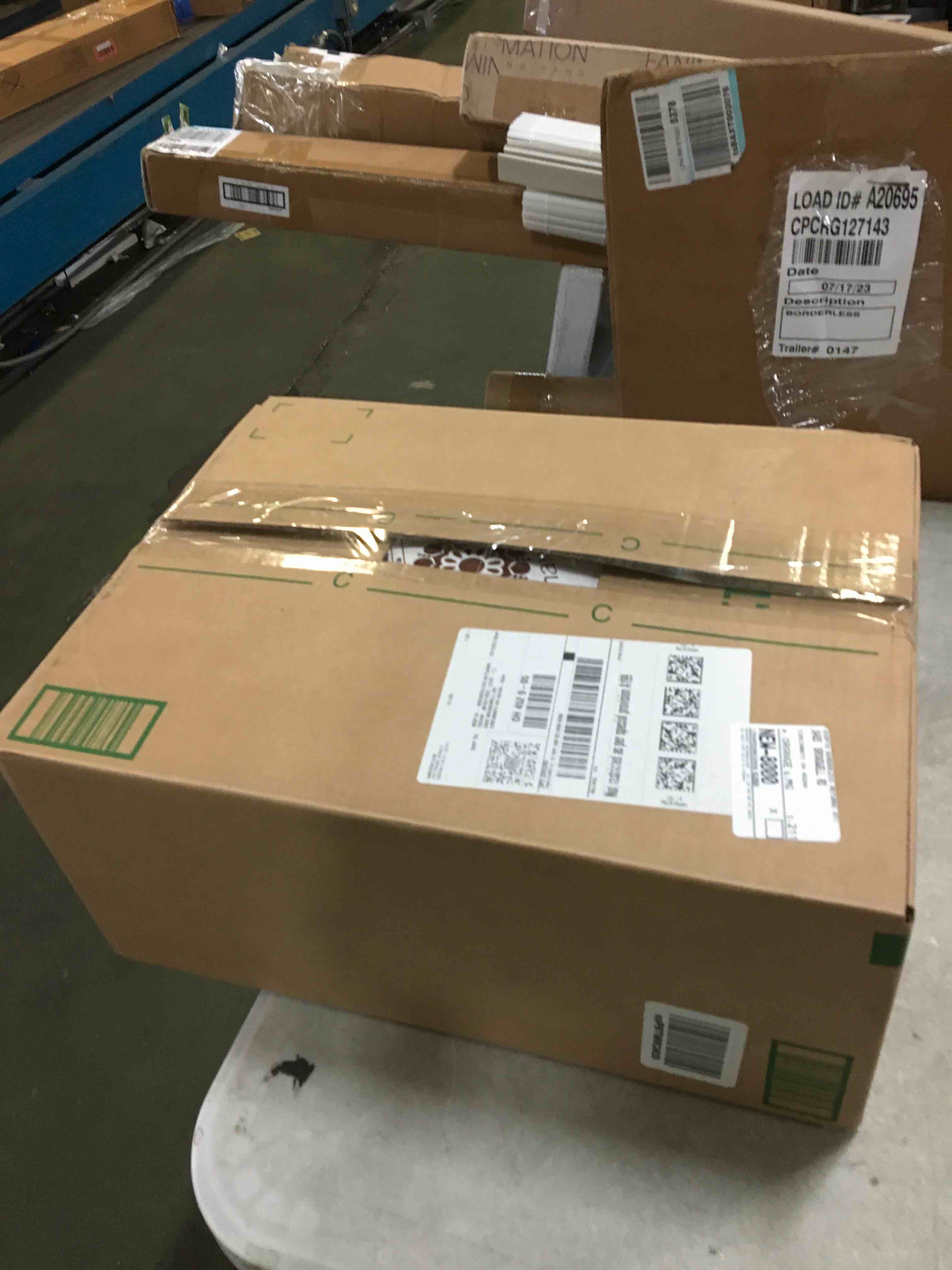 https://s3.amazonaws.com/lotting-images-prod/bidfta/YEL5356173_1690300059368.jpeg