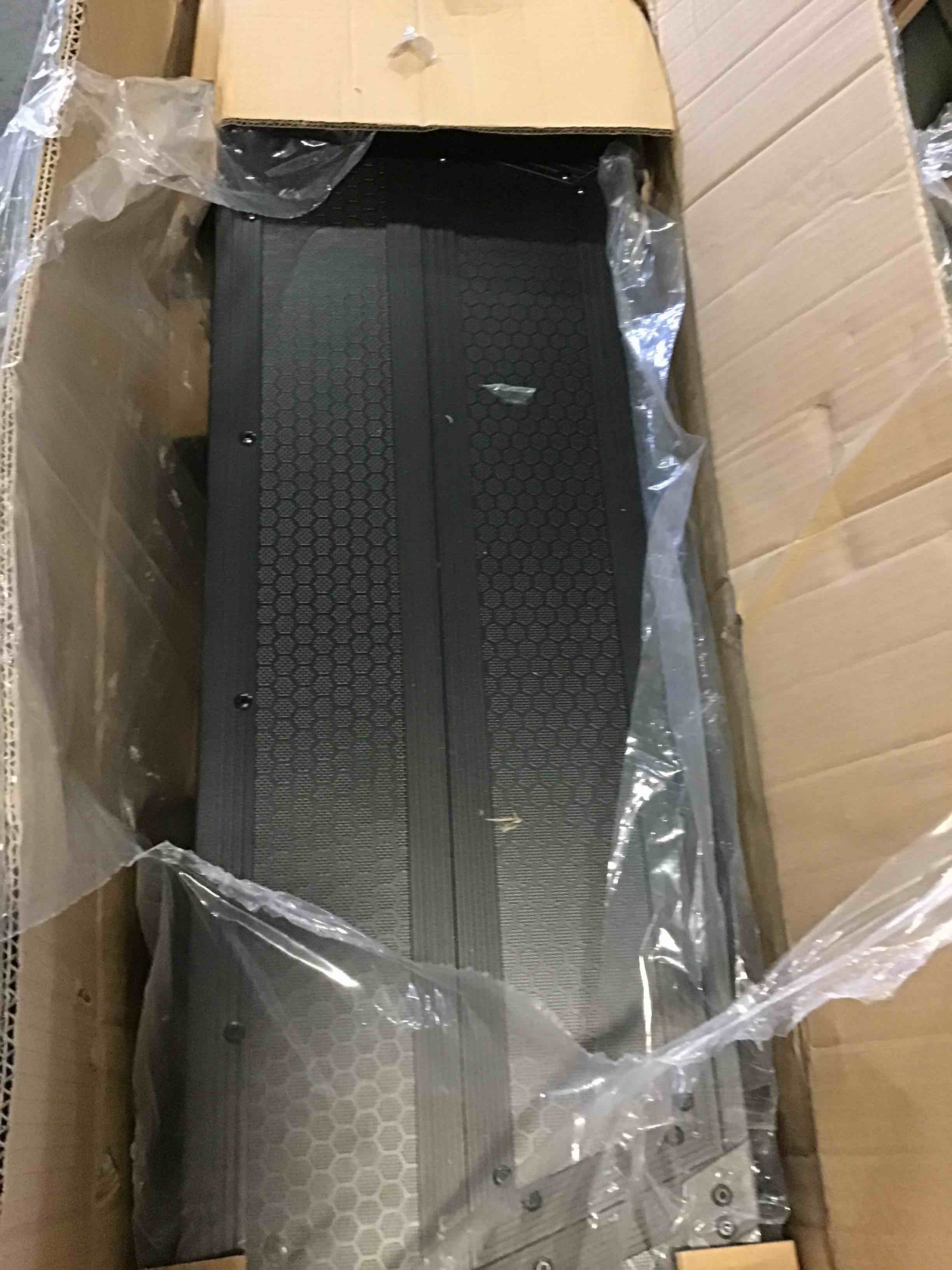 https://s3.amazonaws.com/lotting-images-prod/bidfta/YEL5357160_1689950254836.jpeg