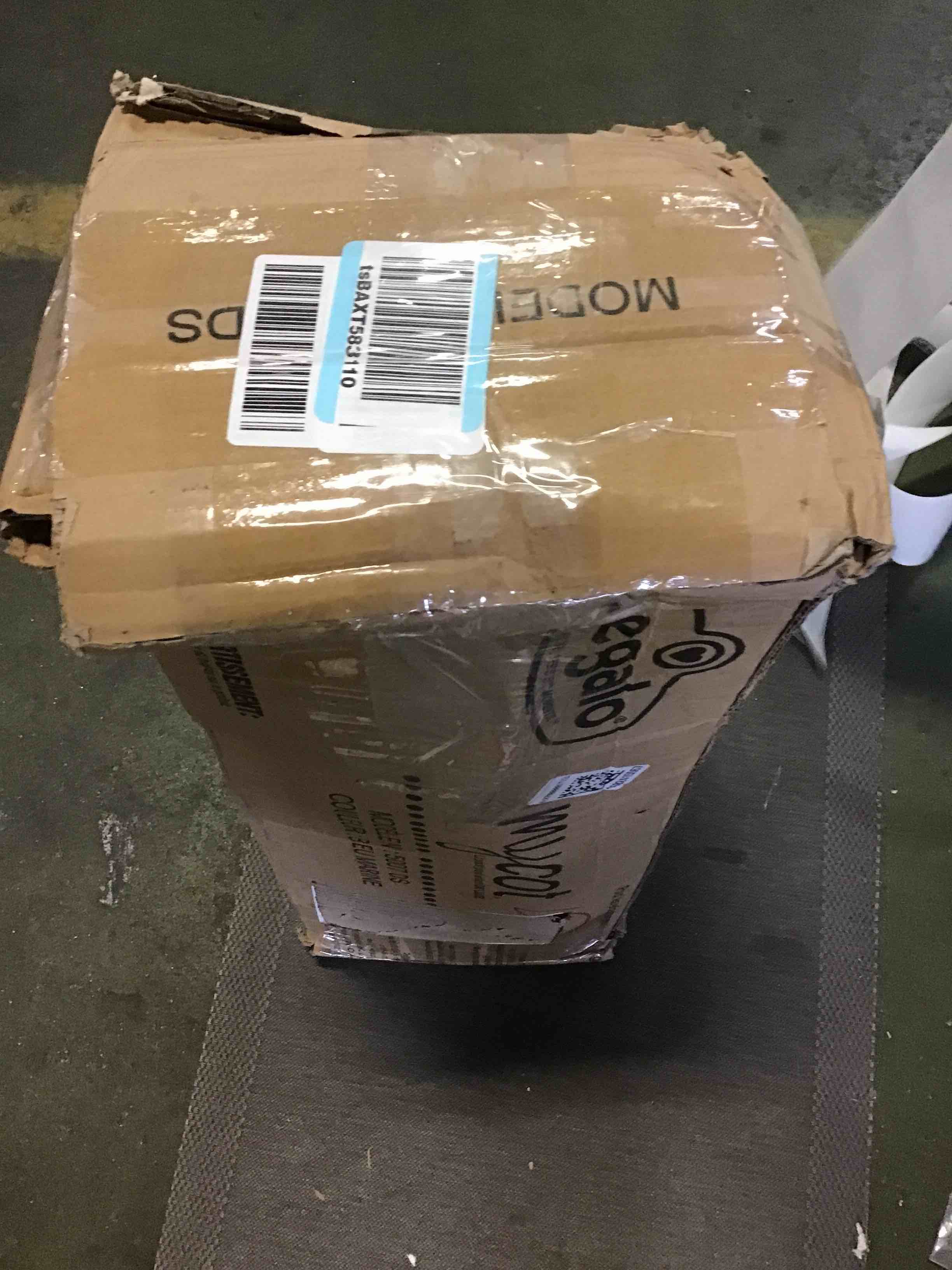 https://s3.amazonaws.com/lotting-images-prod/bidfta/YEL5357180_1689953401182.jpeg