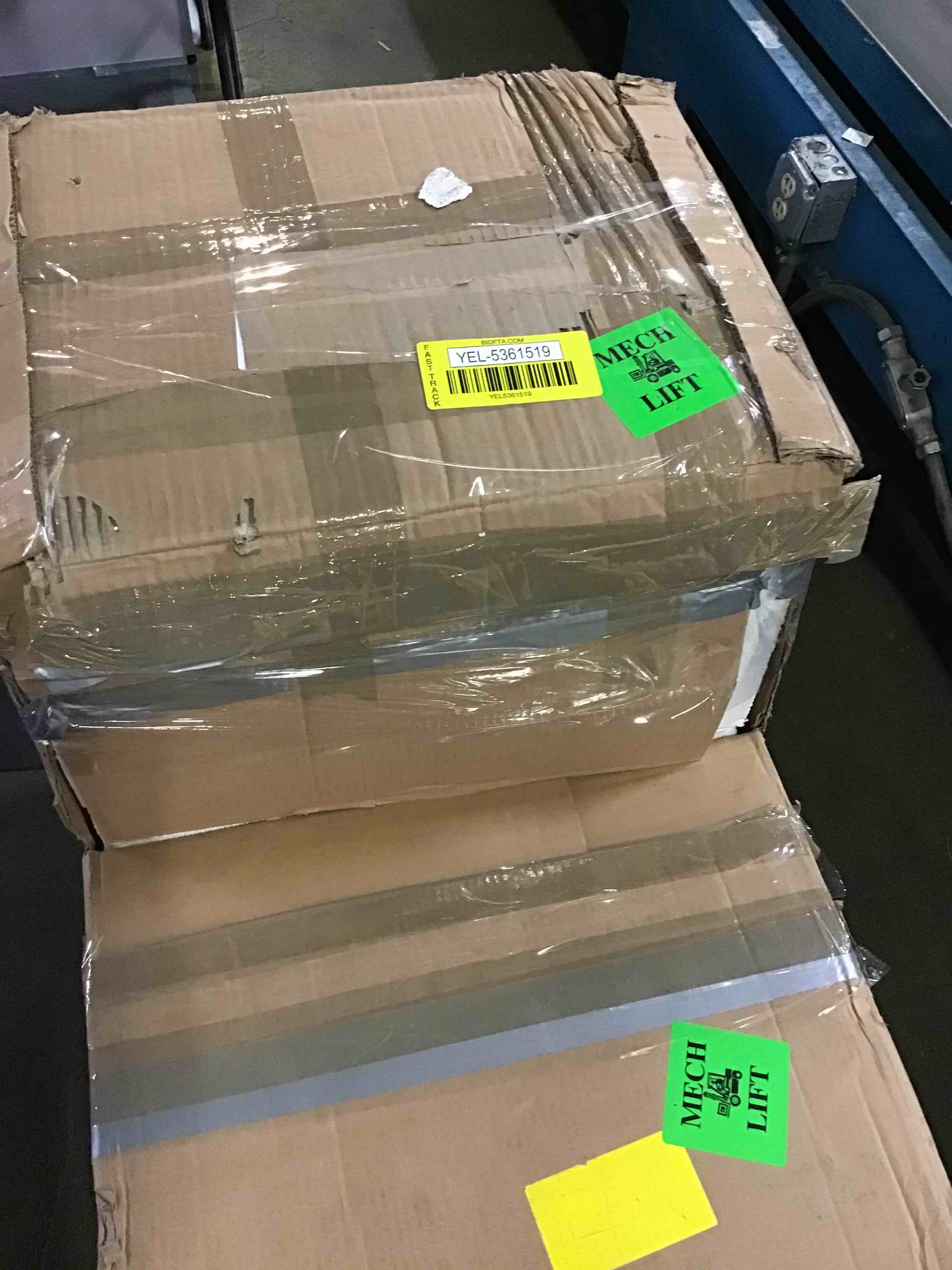 https://s3.amazonaws.com/lotting-images-prod/bidfta/YEL5361519_1694007729752.jpeg