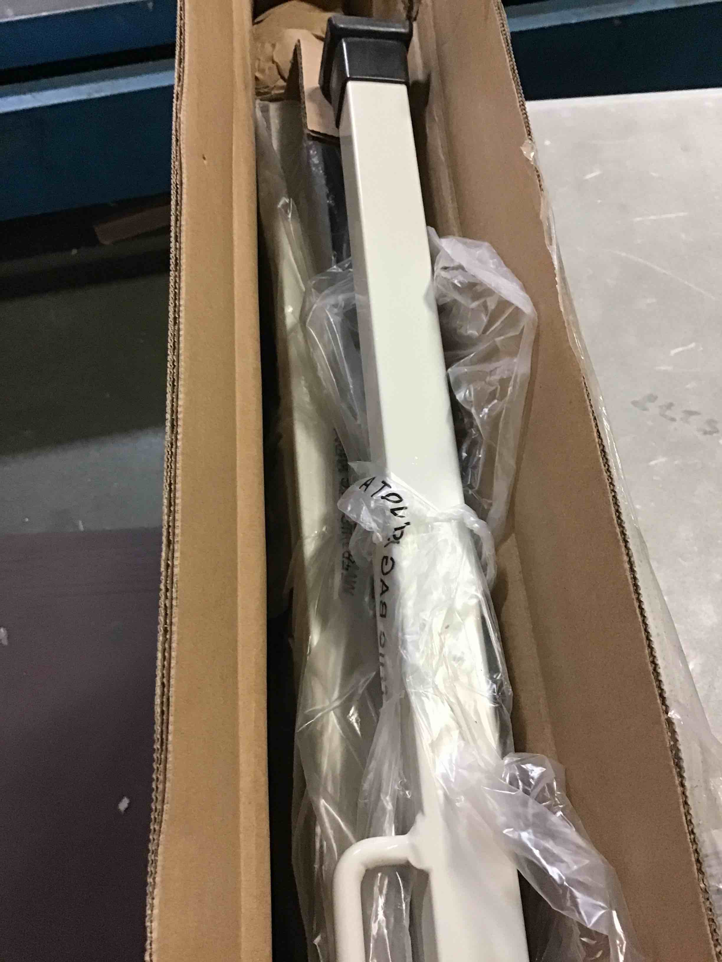 https://s3.amazonaws.com/lotting-images-prod/bidfta/YEL5361608_1694107131830.jpeg