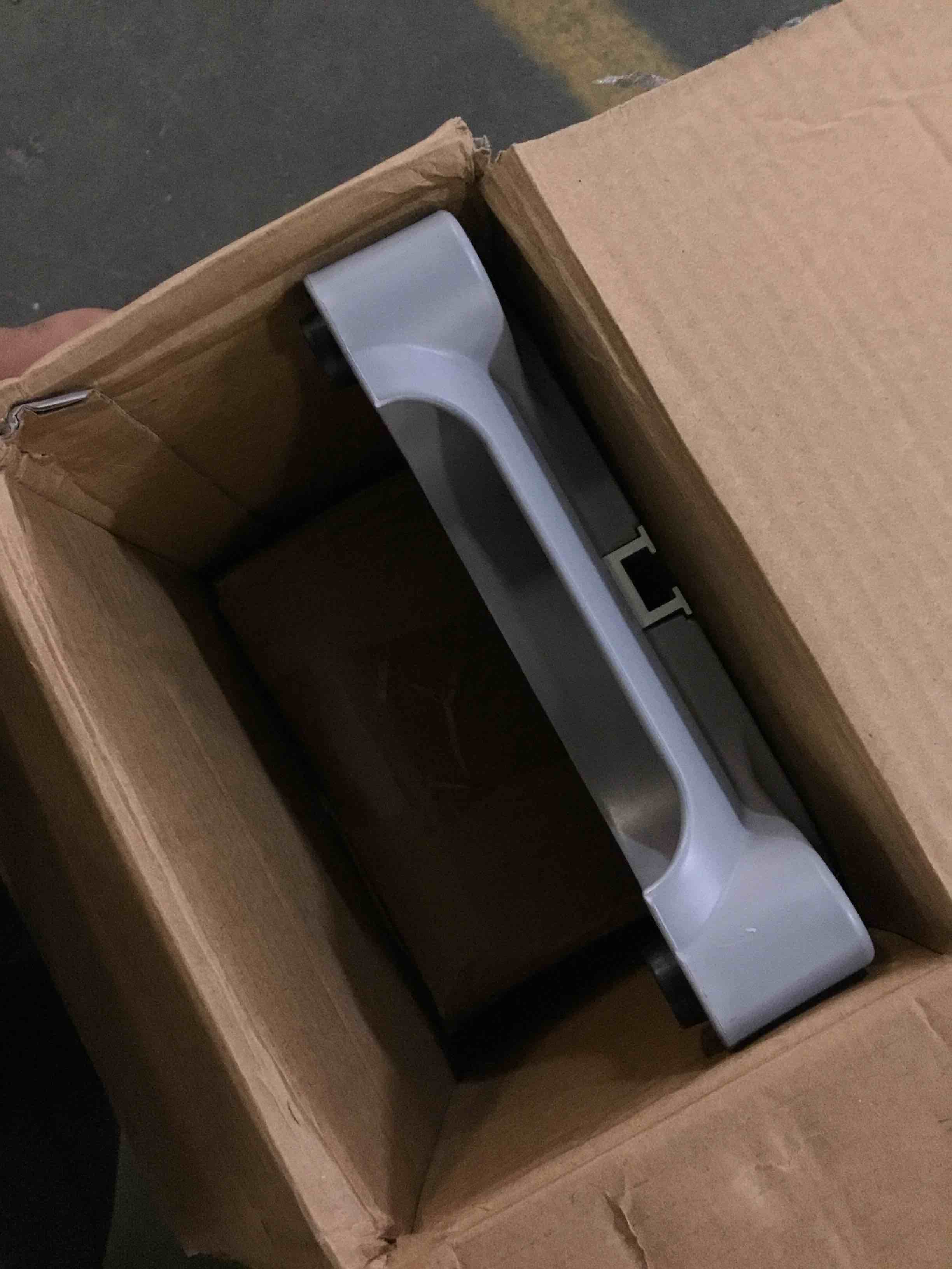 https://s3.amazonaws.com/lotting-images-prod/bidfta/YEL5362149_1695043554983.jpeg