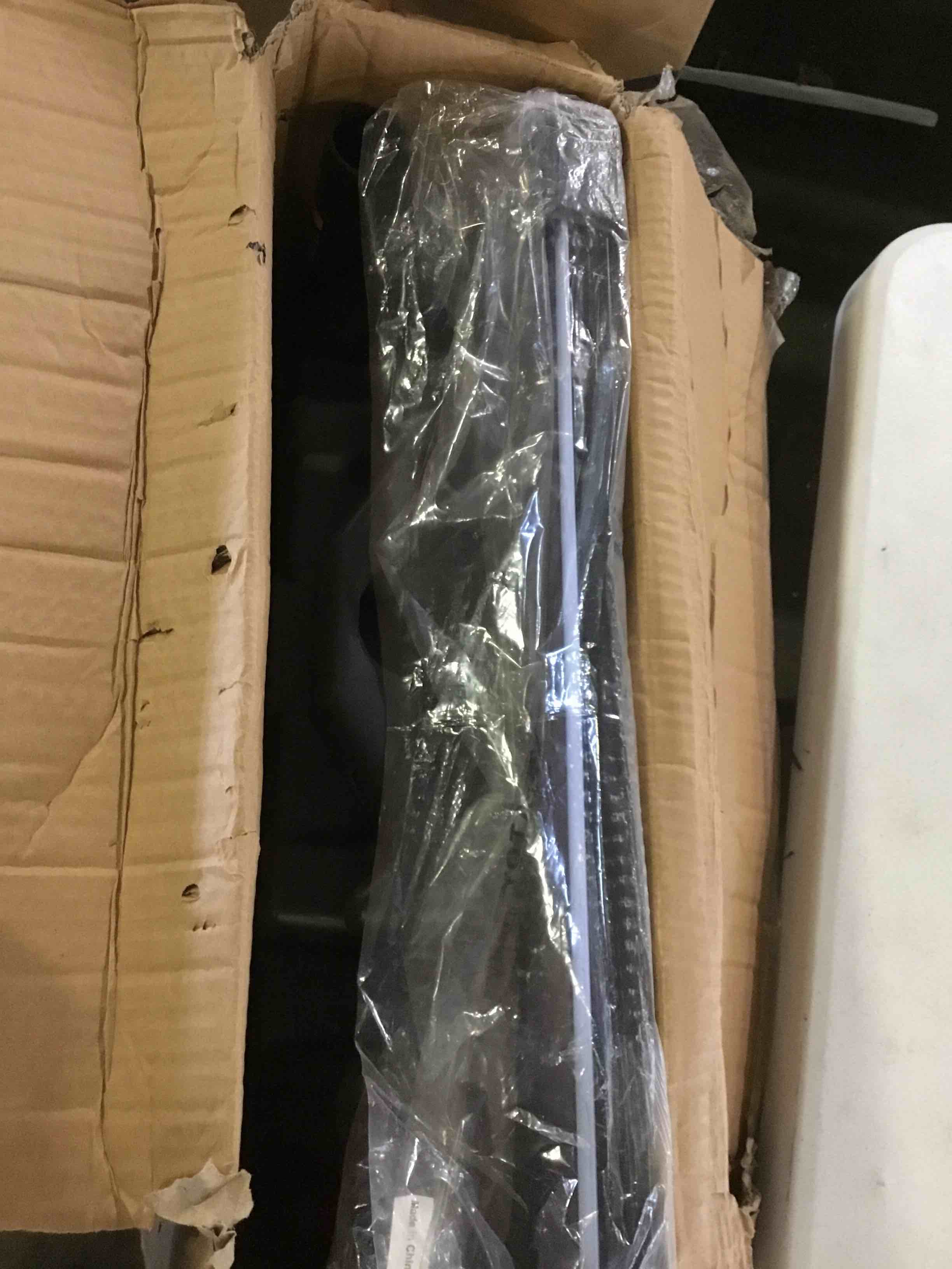 https://s3.amazonaws.com/lotting-images-prod/bidfta/YEL5362425_1695153028323.jpeg