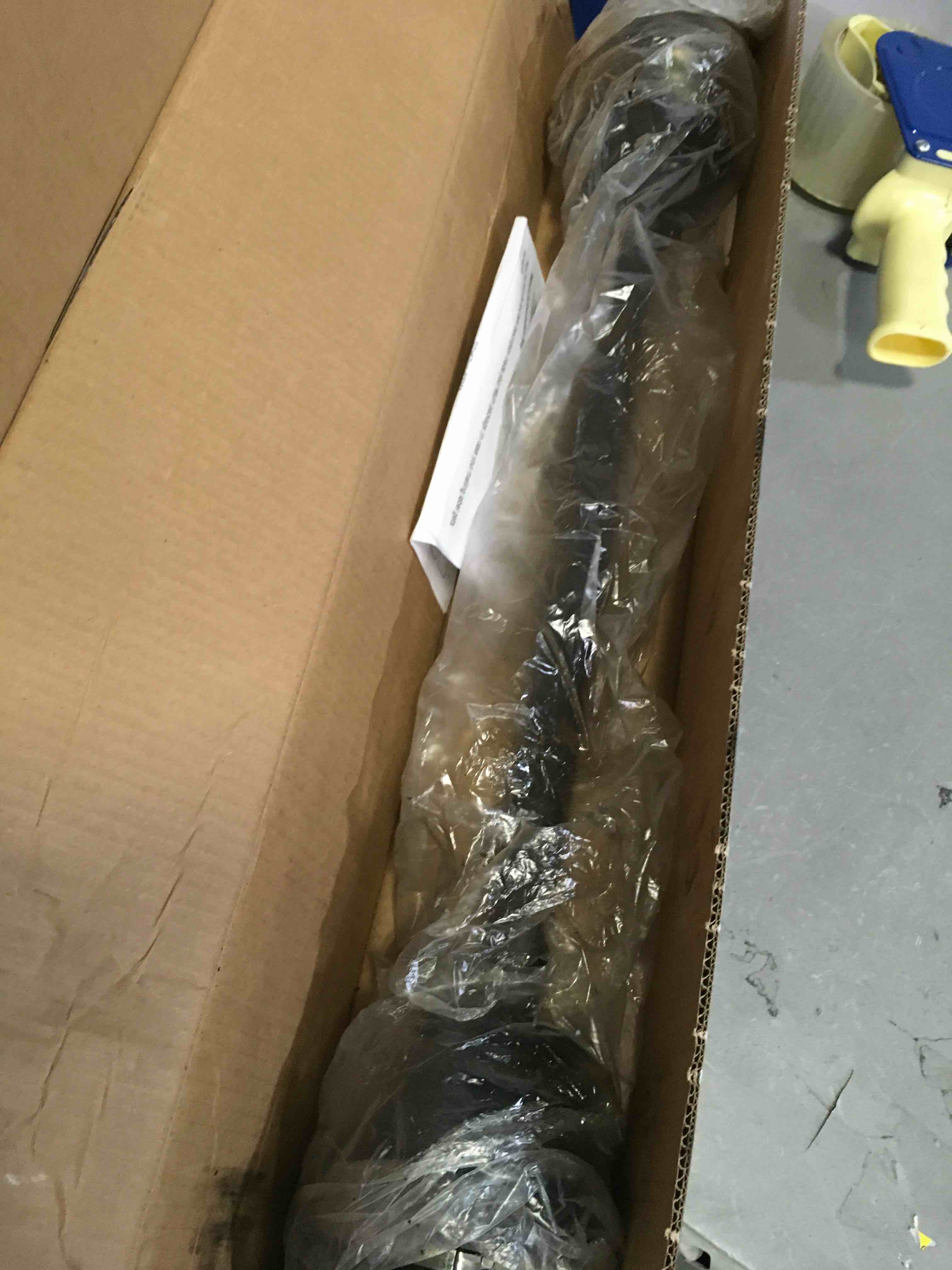 https://s3.amazonaws.com/lotting-images-prod/bidfta/YEL5367567_1693512623420.jpeg
