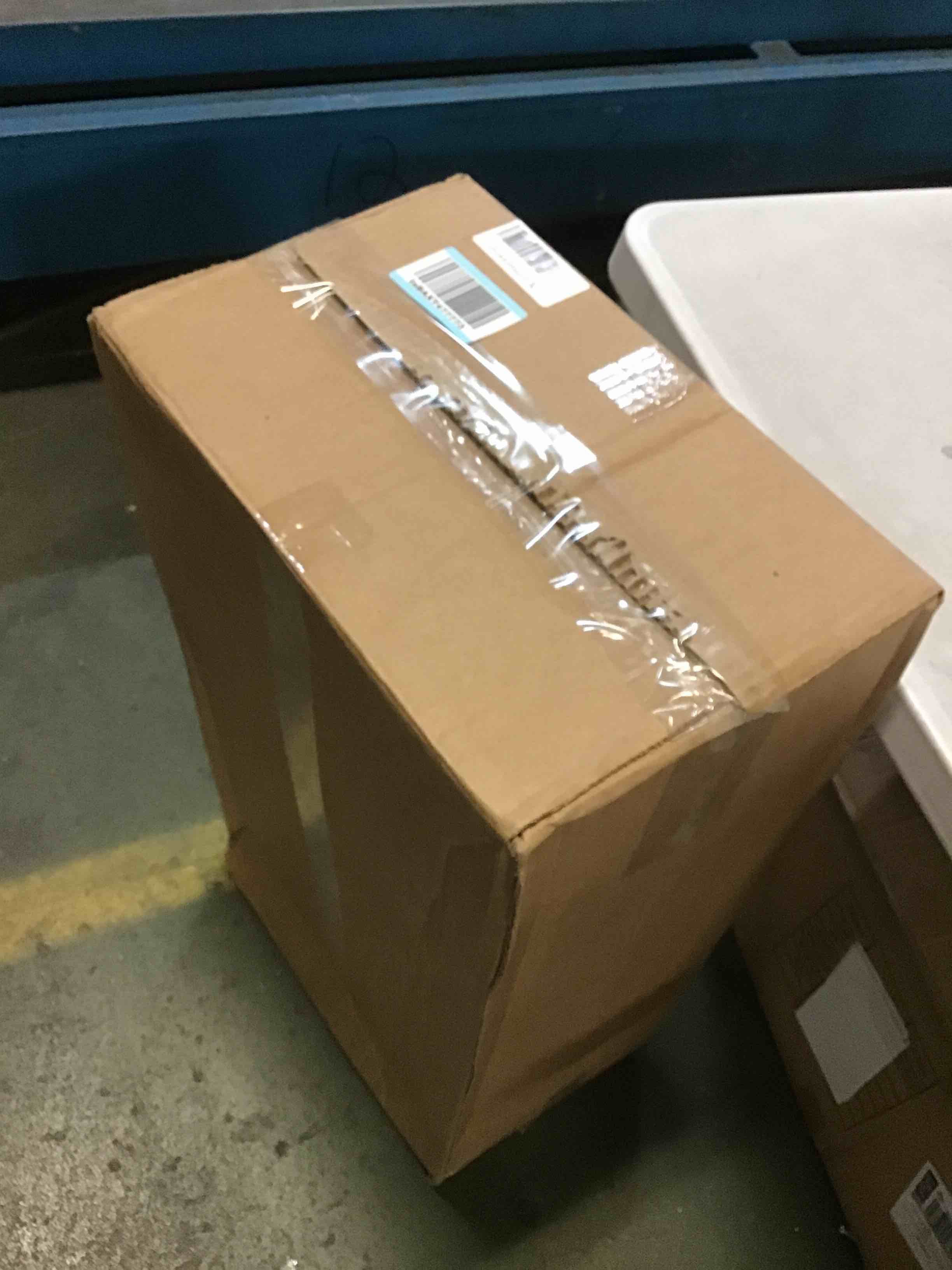 https://s3.amazonaws.com/lotting-images-prod/bidfta/YEL5368800_1694522565114.jpeg