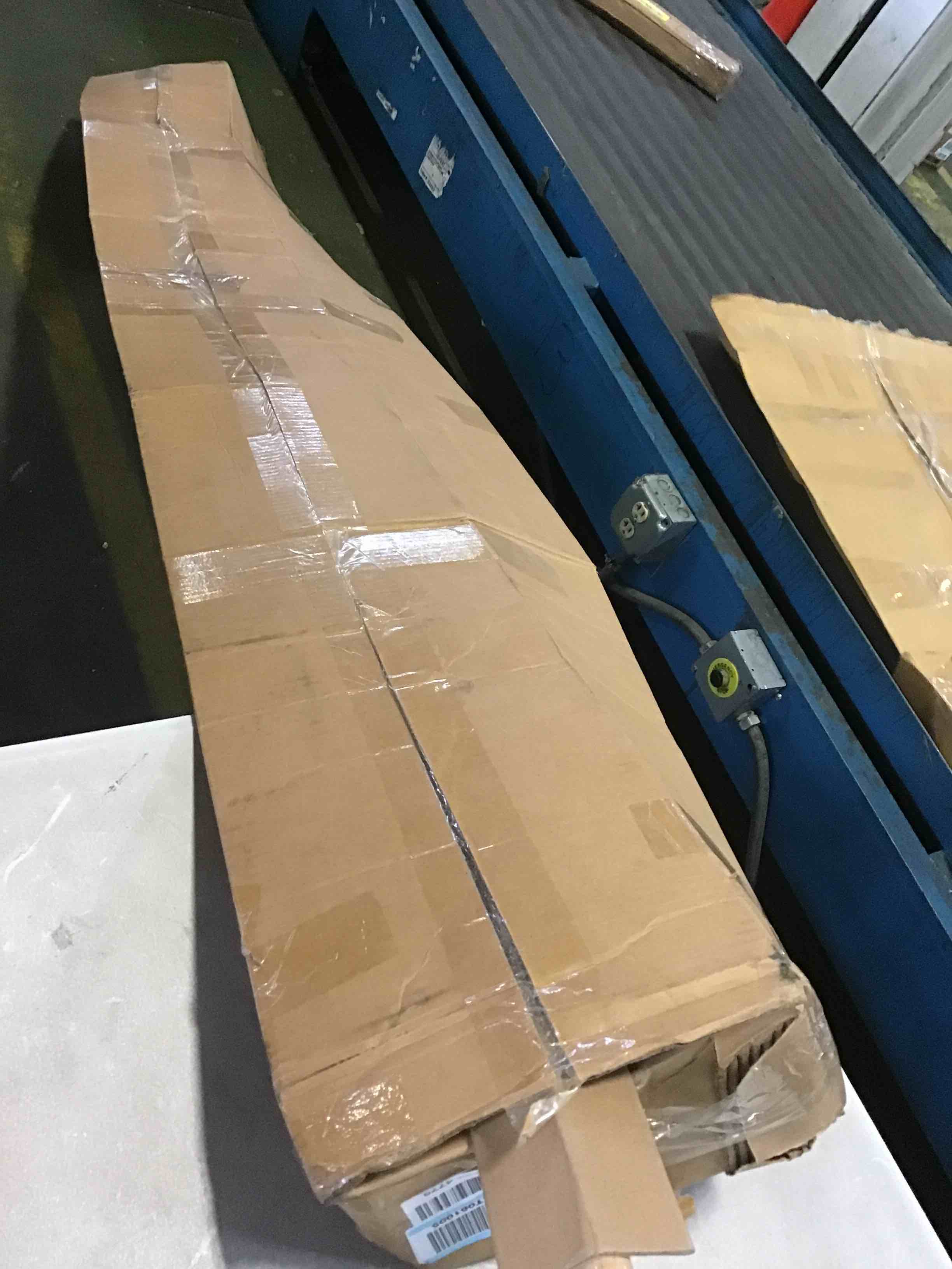 https://s3.amazonaws.com/lotting-images-prod/bidfta/YEL5369460_1693944679443.jpeg