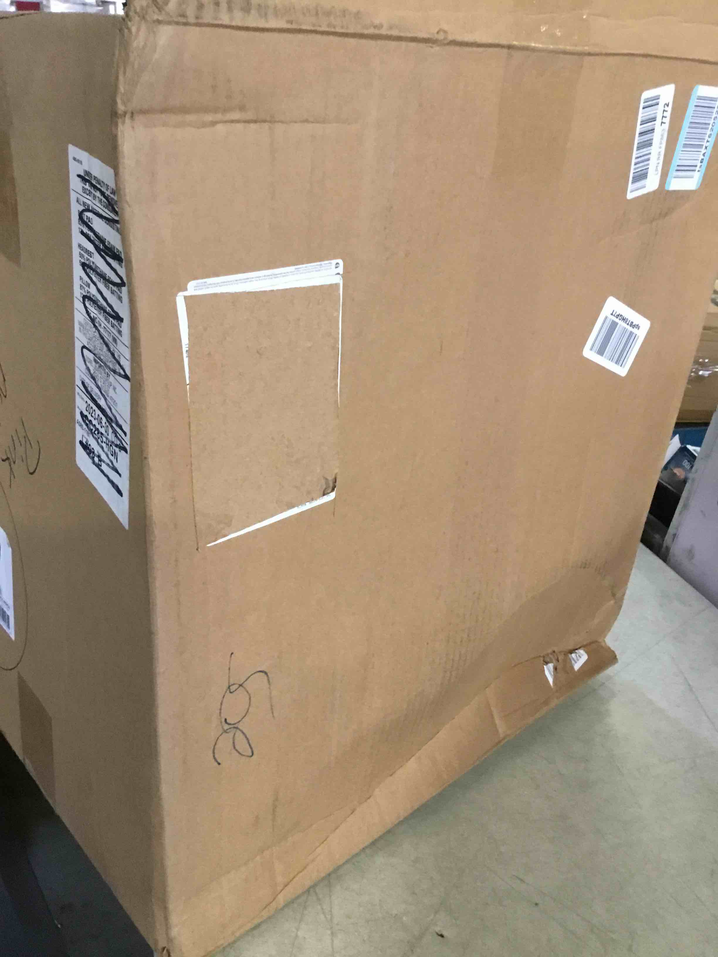 https://s3.amazonaws.com/lotting-images-prod/bidfta/YEL5370156_1694268036207.jpeg