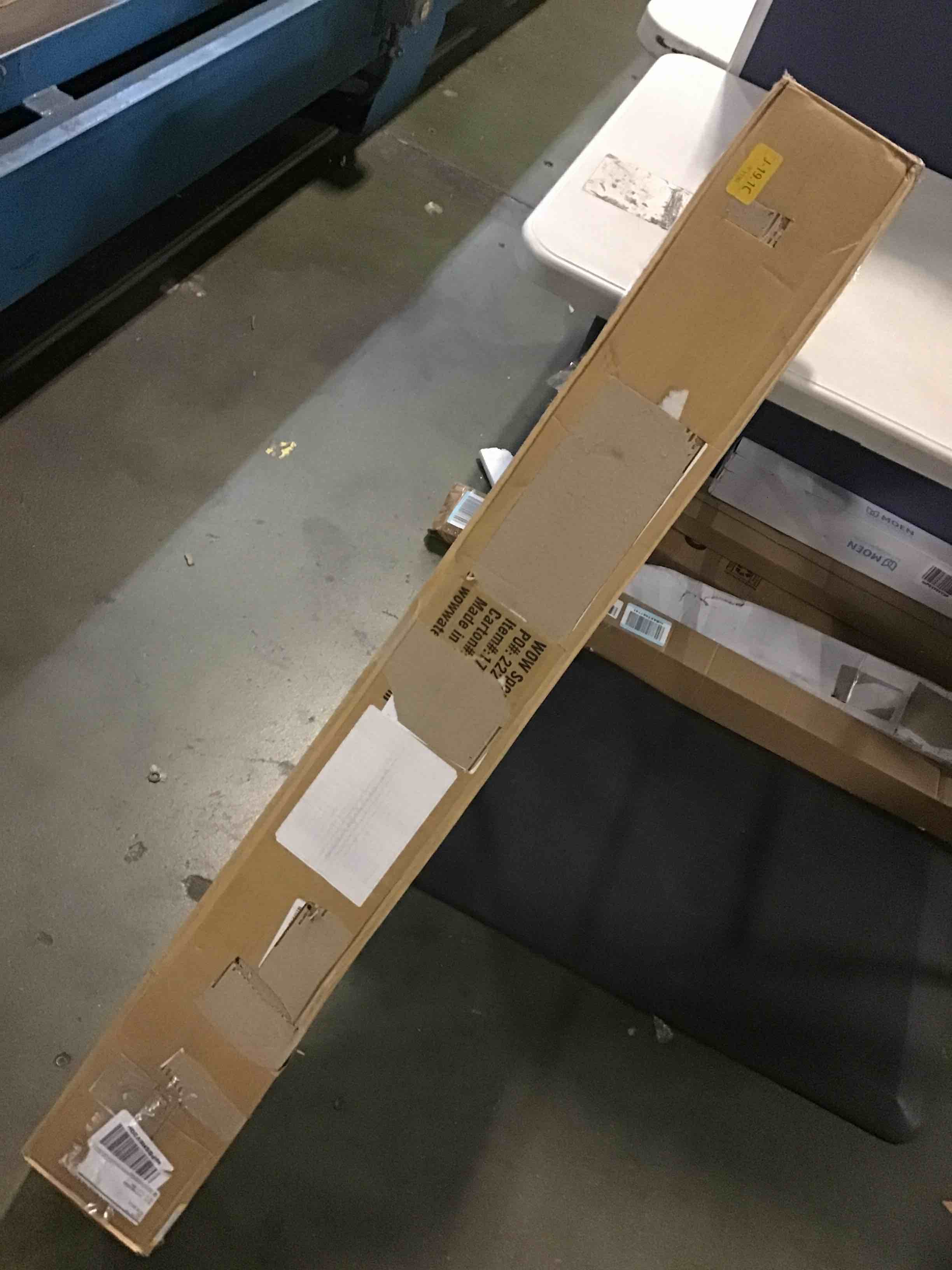 https://s3.amazonaws.com/lotting-images-prod/bidfta/YEL5371105_1694518512026.jpeg