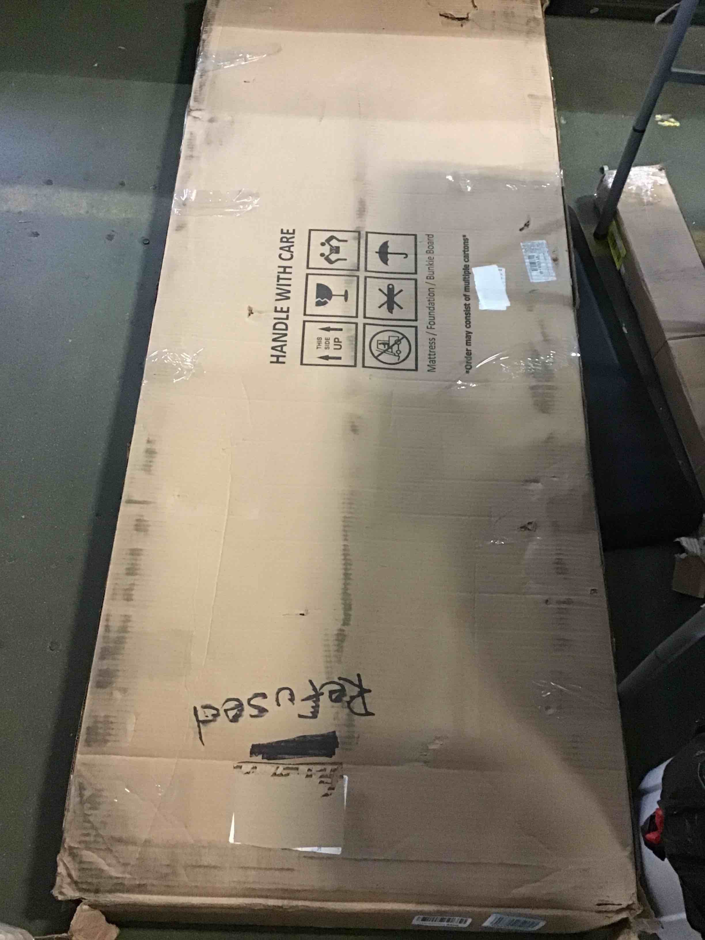 https://s3.amazonaws.com/lotting-images-prod/bidfta/YEL5371169_1694534885755.jpeg