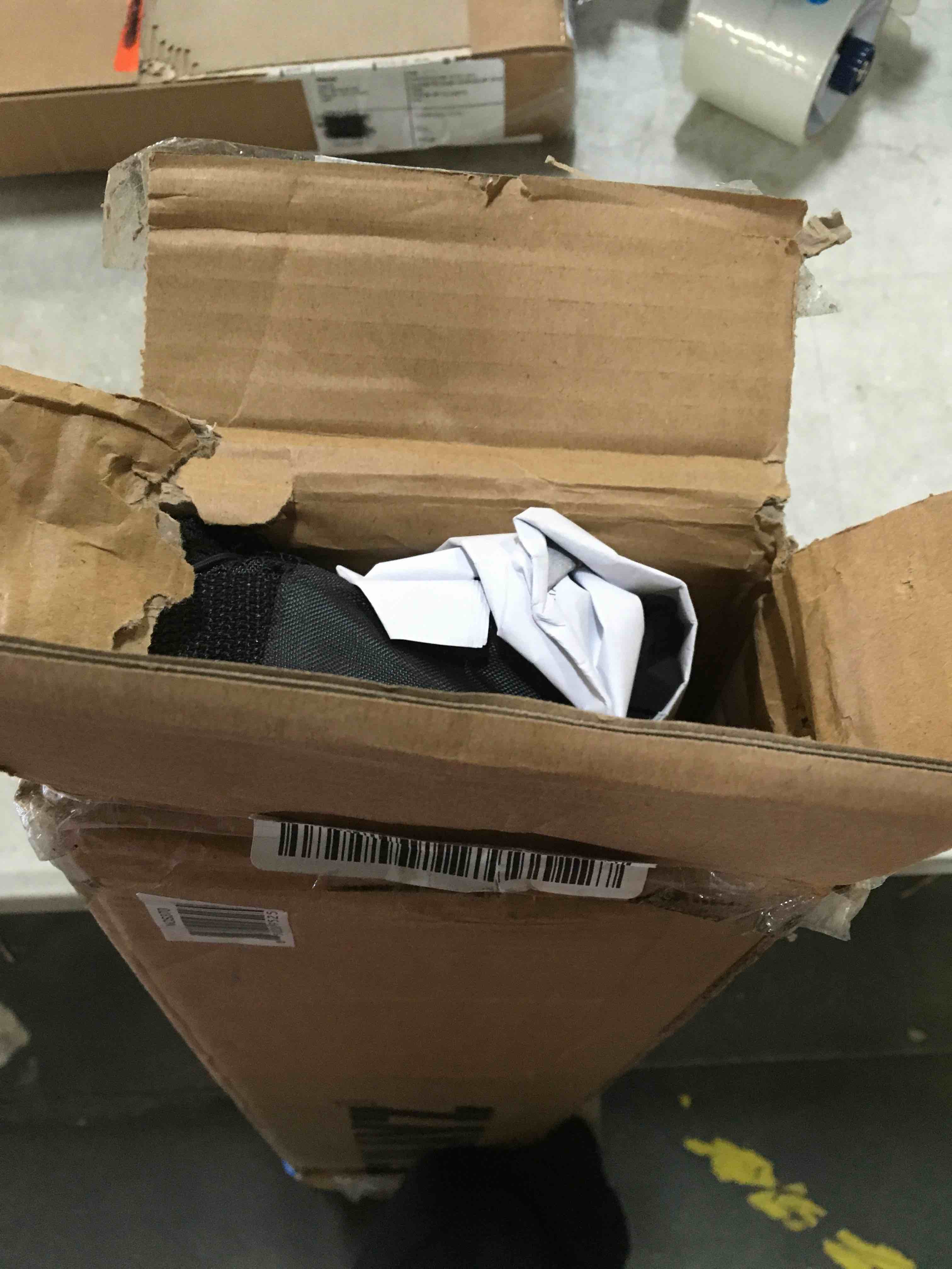 https://s3.amazonaws.com/lotting-images-prod/bidfta/YEL5371996_1692721600115.jpeg