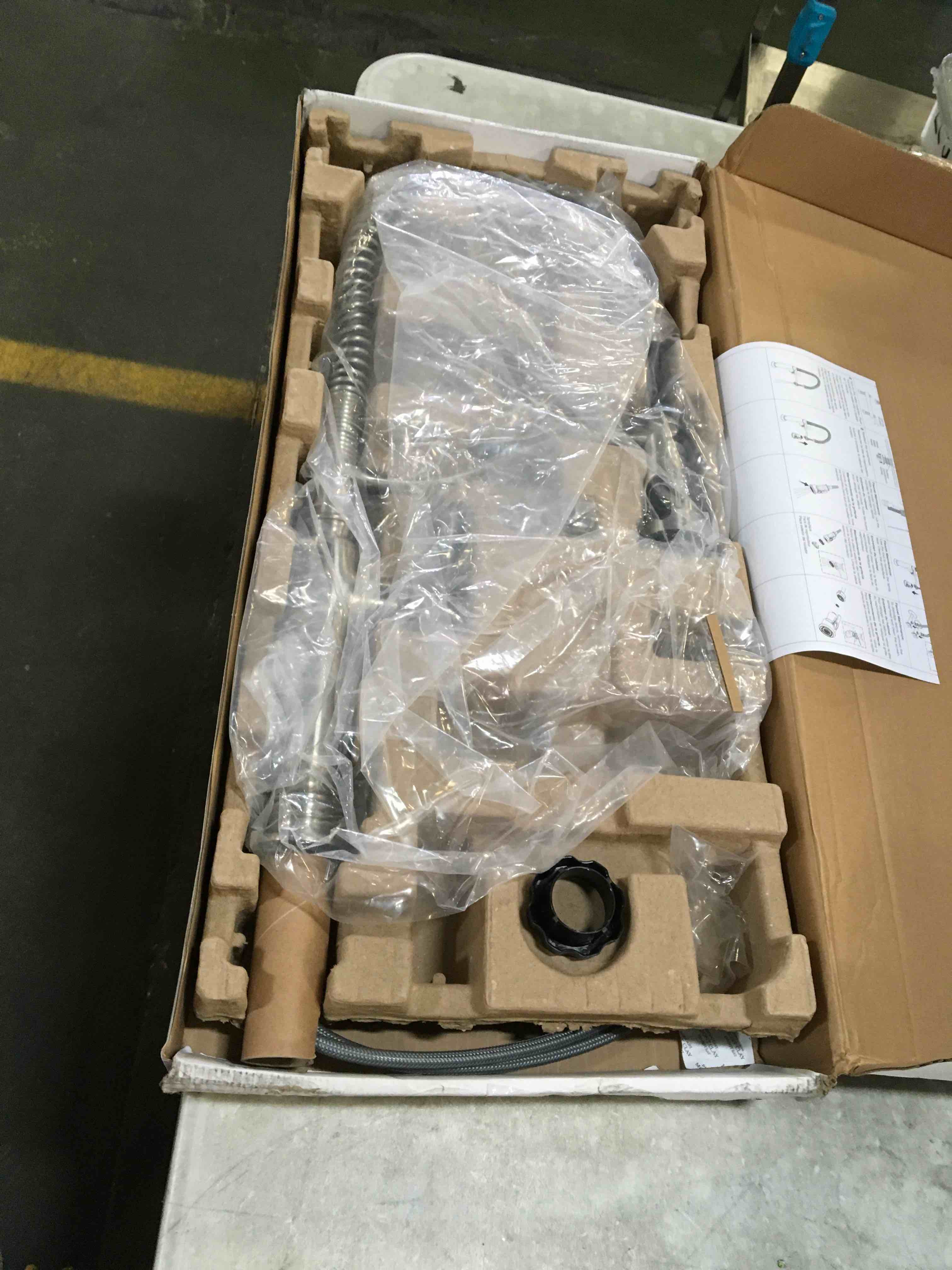 https://s3.amazonaws.com/lotting-images-prod/bidfta/YEL5372002_1692722194652.jpeg
