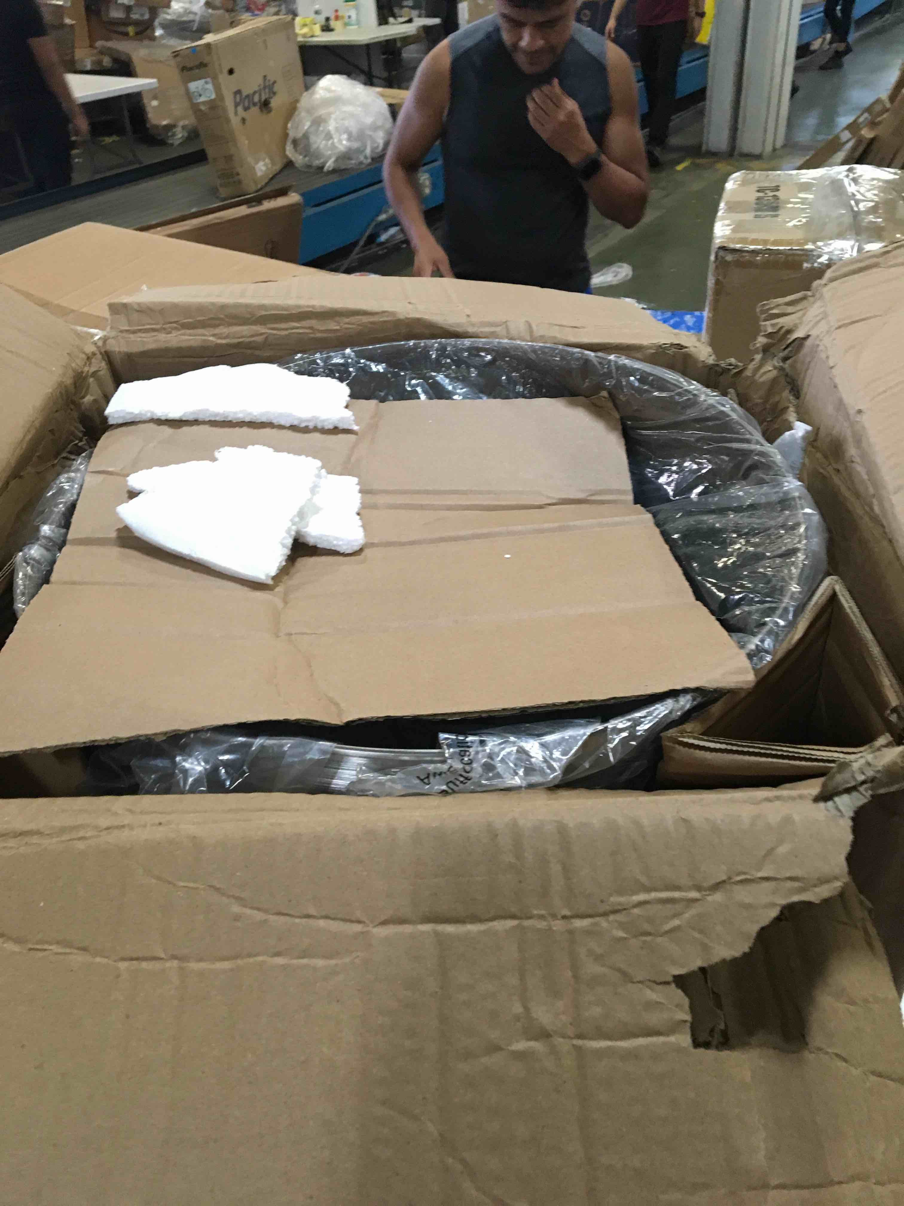 https://s3.amazonaws.com/lotting-images-prod/bidfta/YEL5372038_1692728375466.jpeg