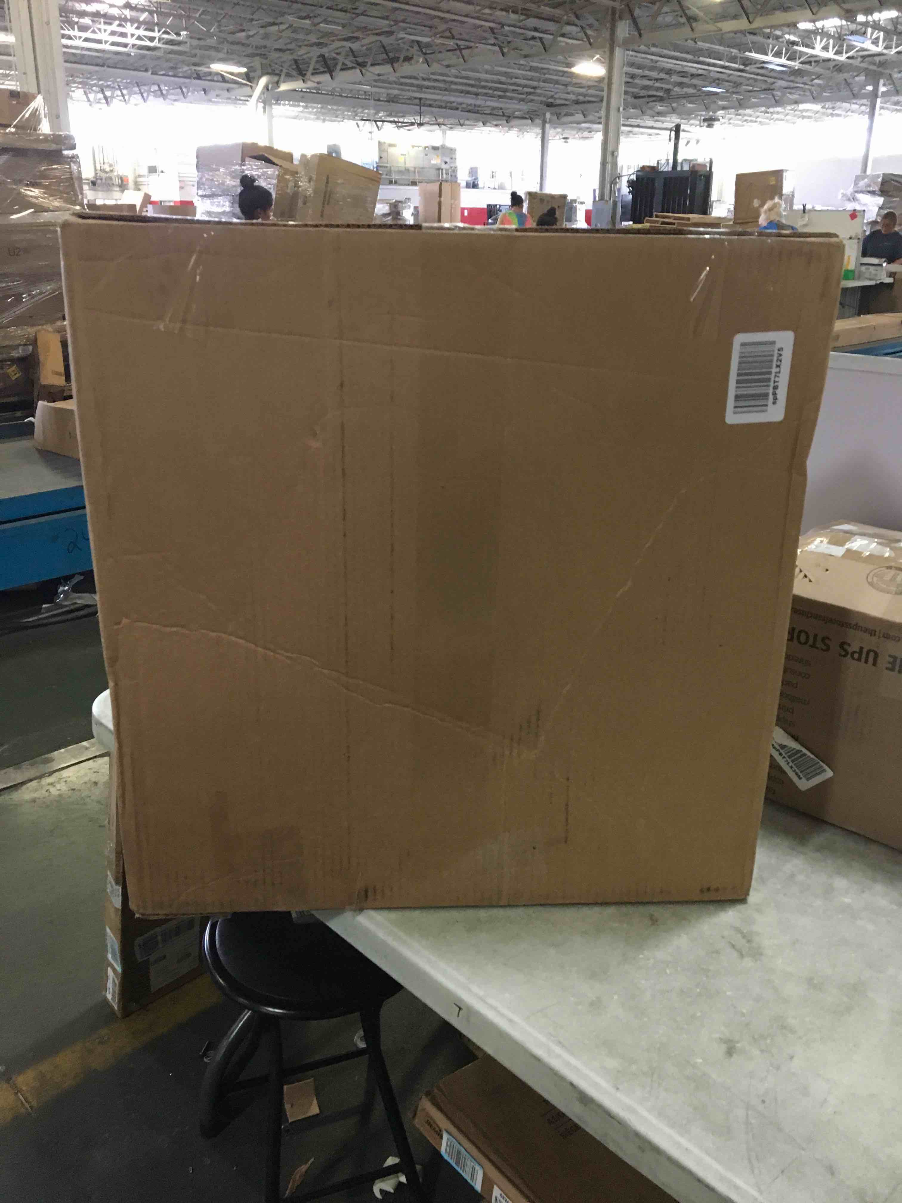 https://s3.amazonaws.com/lotting-images-prod/bidfta/YEL5372048_1692729832947.jpeg