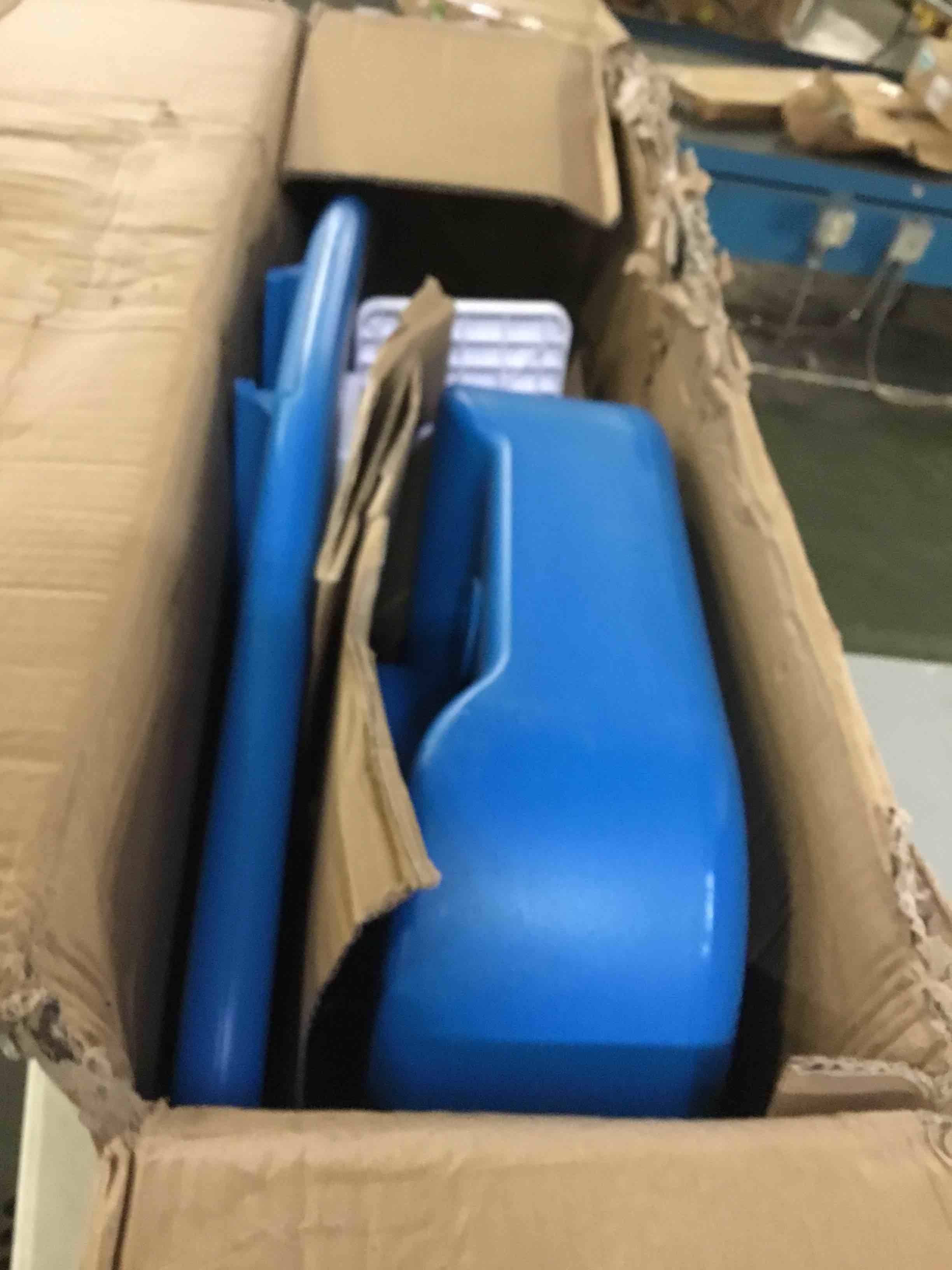 https://s3.amazonaws.com/lotting-images-prod/bidfta/YEL5372317_1693395503890.jpeg