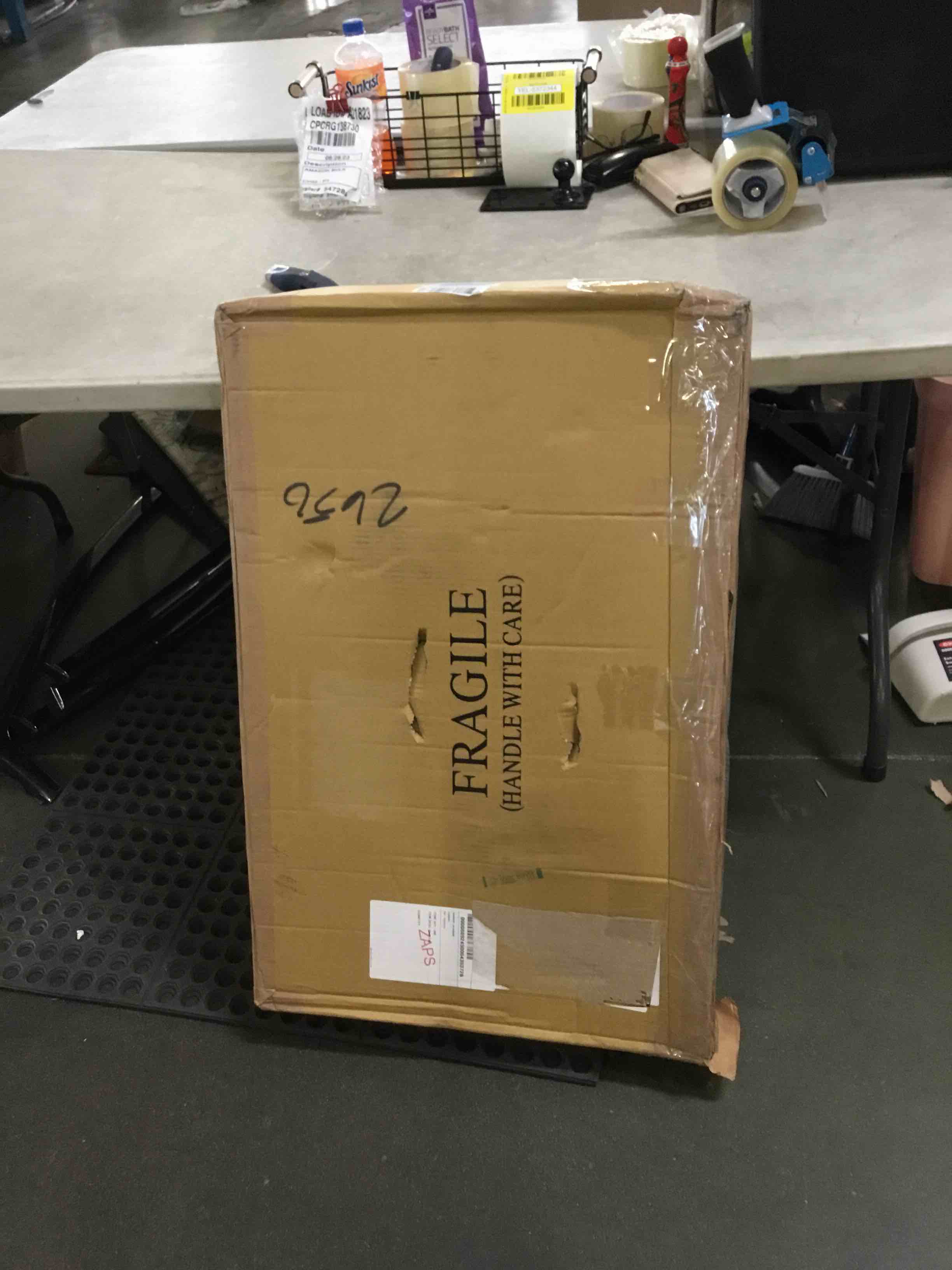 https://s3.amazonaws.com/lotting-images-prod/bidfta/YEL5372344_1693398994985.jpeg