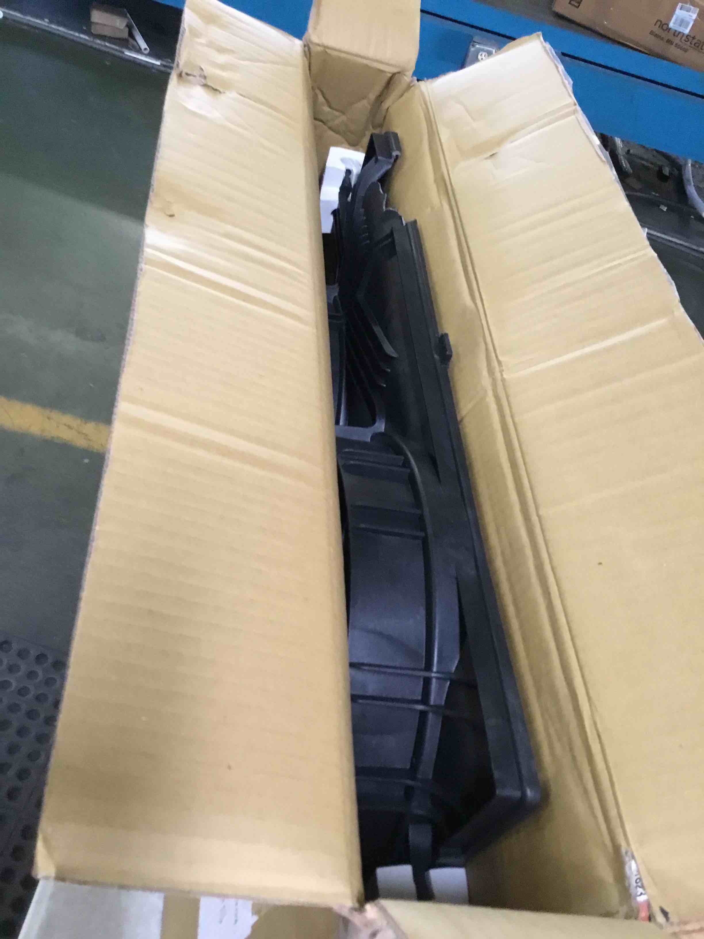 https://s3.amazonaws.com/lotting-images-prod/bidfta/YEL5372344_1693399026489.jpeg
