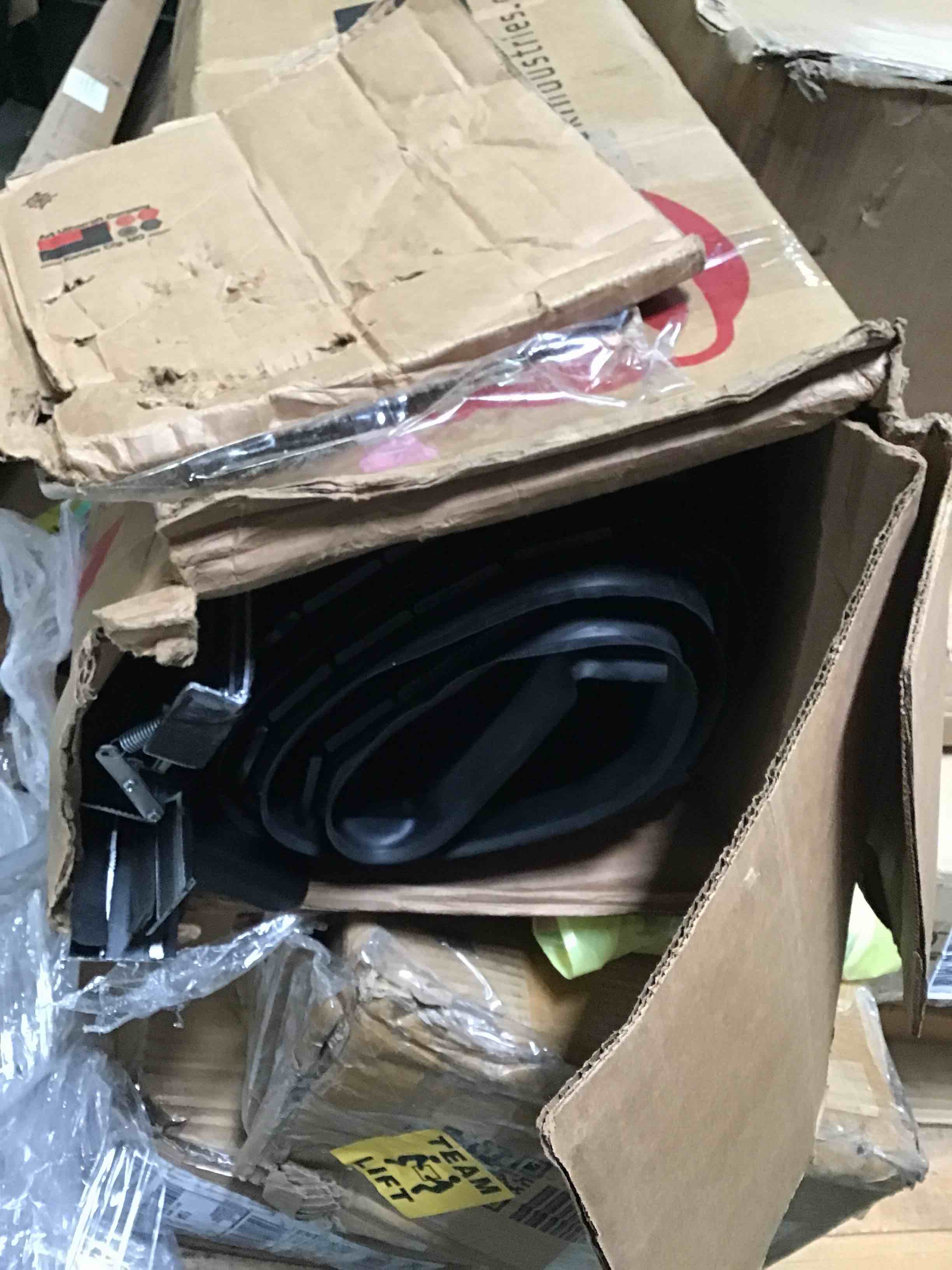 https://s3.amazonaws.com/lotting-images-prod/bidfta/YEL5373149_1694022509014.jpeg