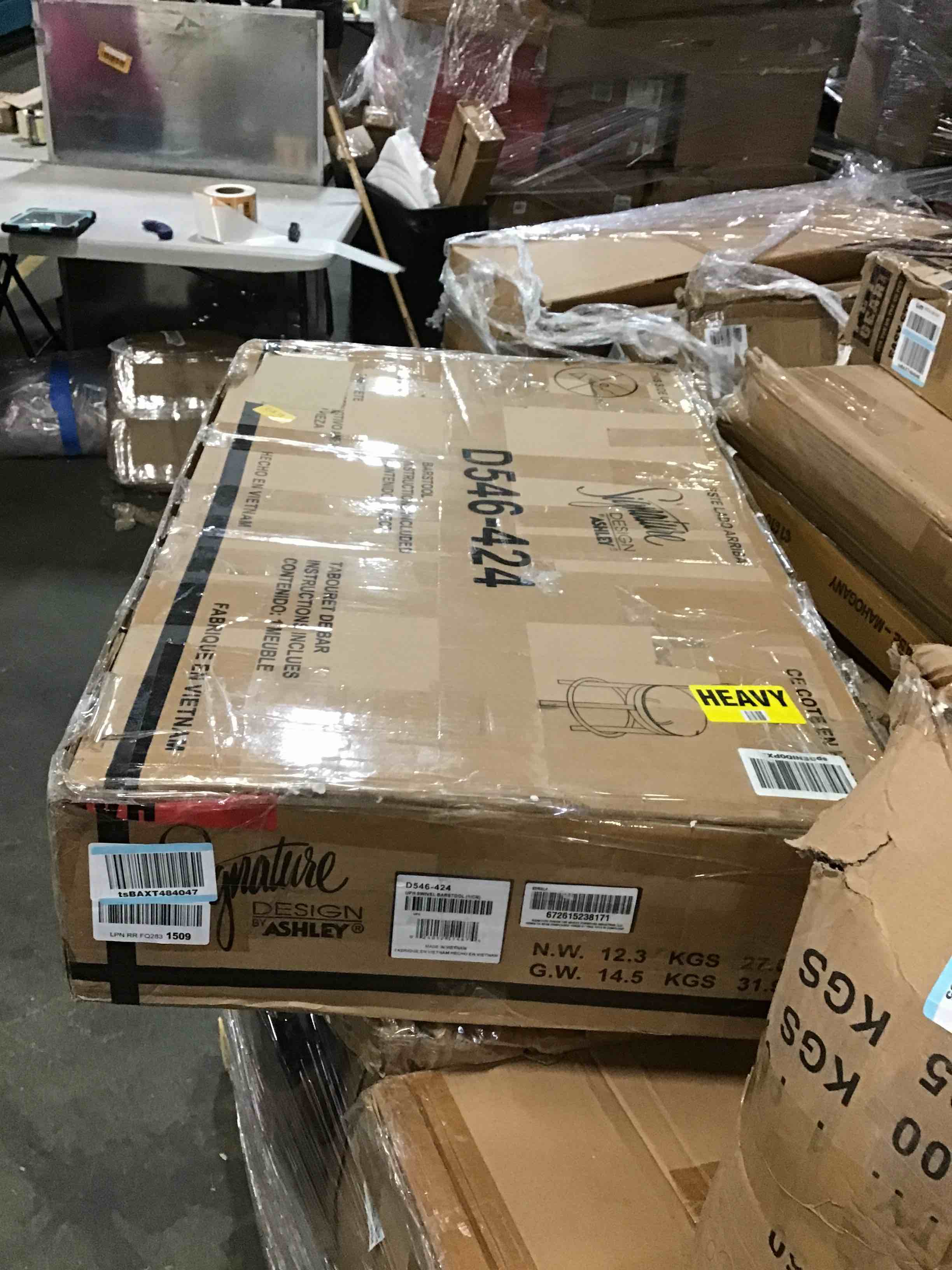 https://s3.amazonaws.com/lotting-images-prod/bidfta/YEL5373407_1694178912973.jpeg