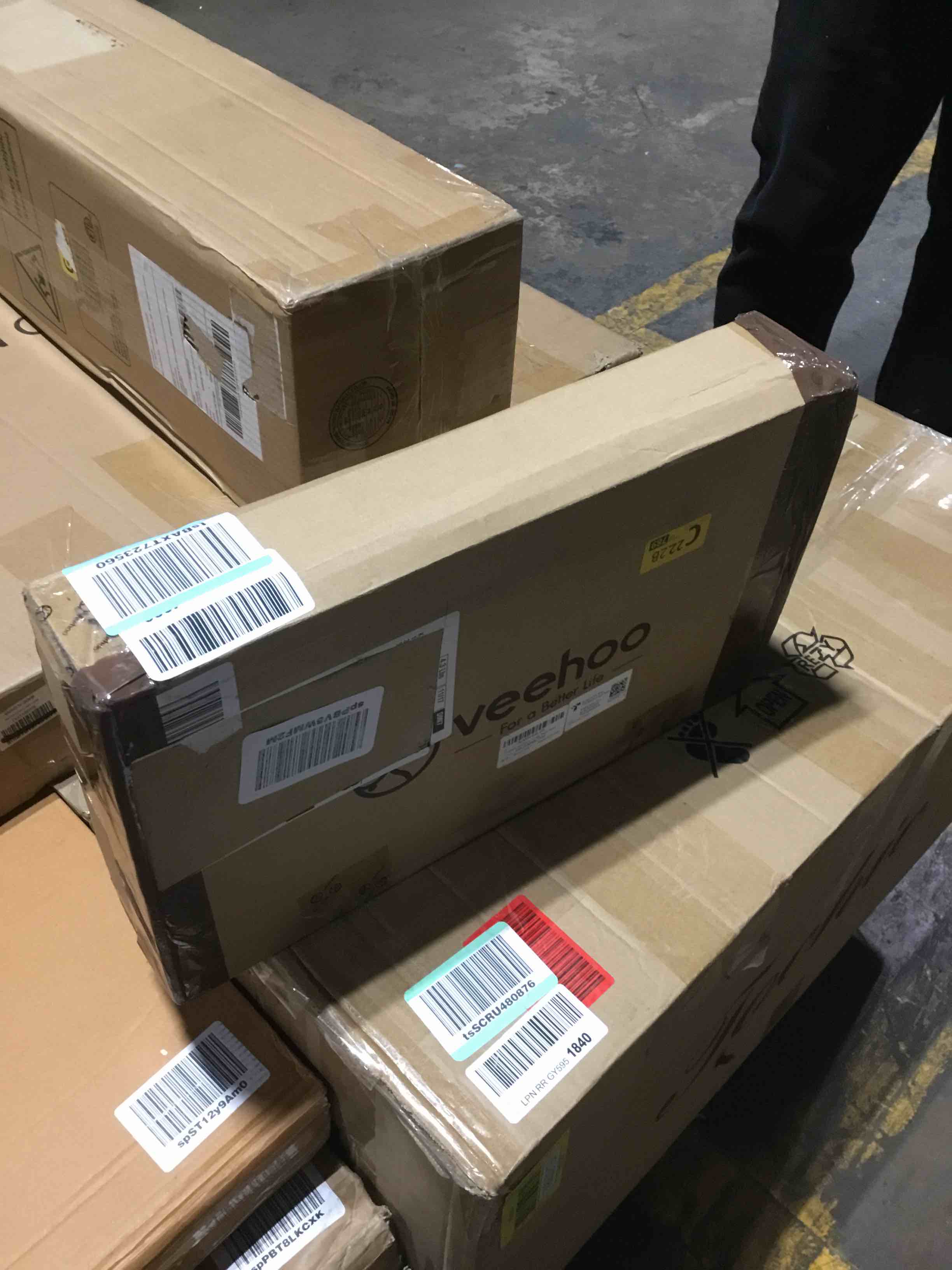 https://s3.amazonaws.com/lotting-images-prod/bidfta/YEL5376955_1702071320109.jpeg