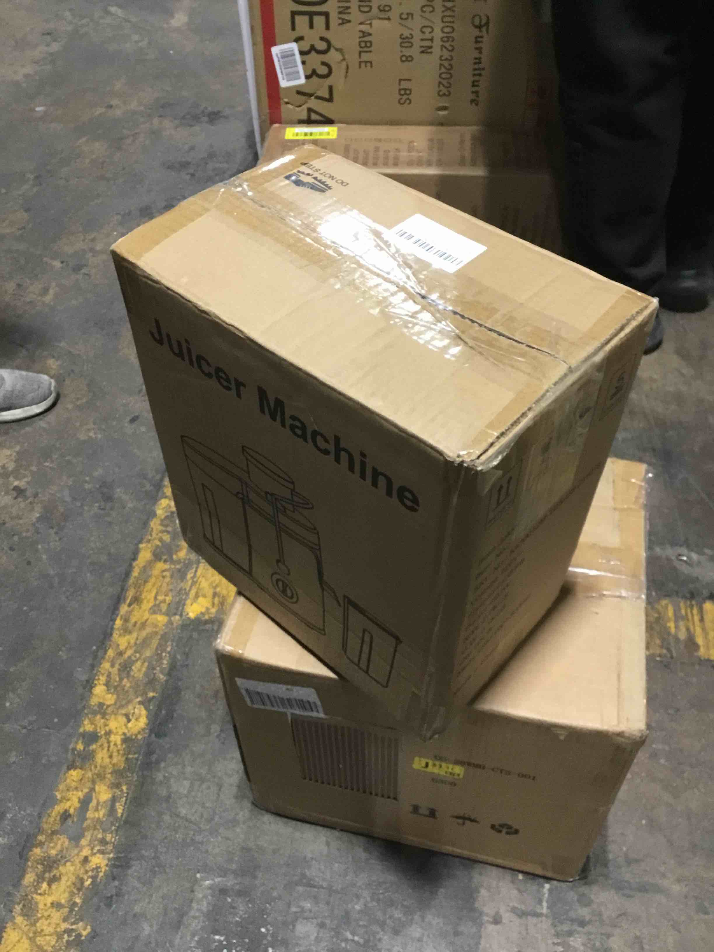 https://s3.amazonaws.com/lotting-images-prod/bidfta/YEL5377001_1702074321549.jpeg