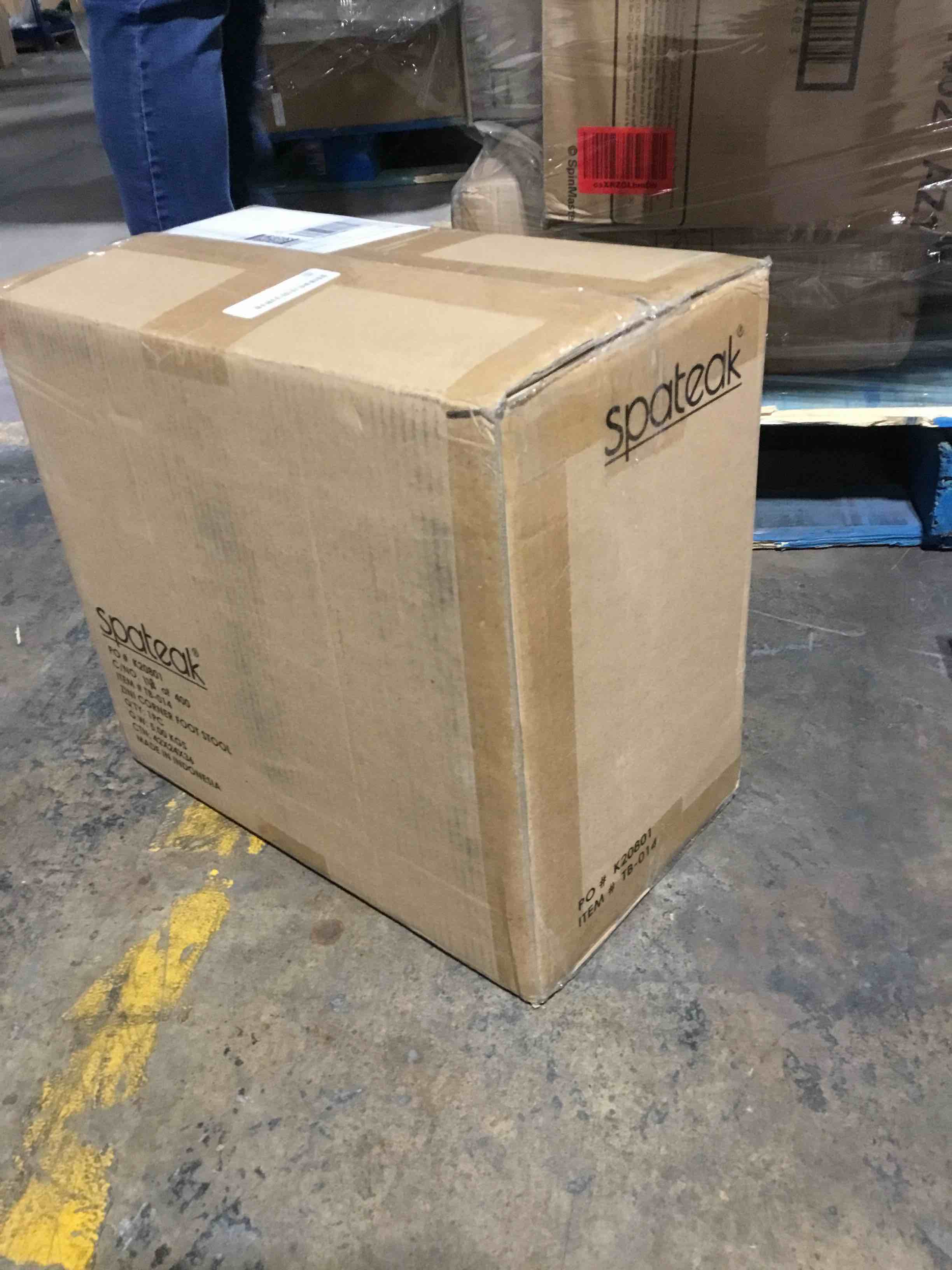 https://s3.amazonaws.com/lotting-images-prod/bidfta/YEL5377010_1702123362392.jpeg