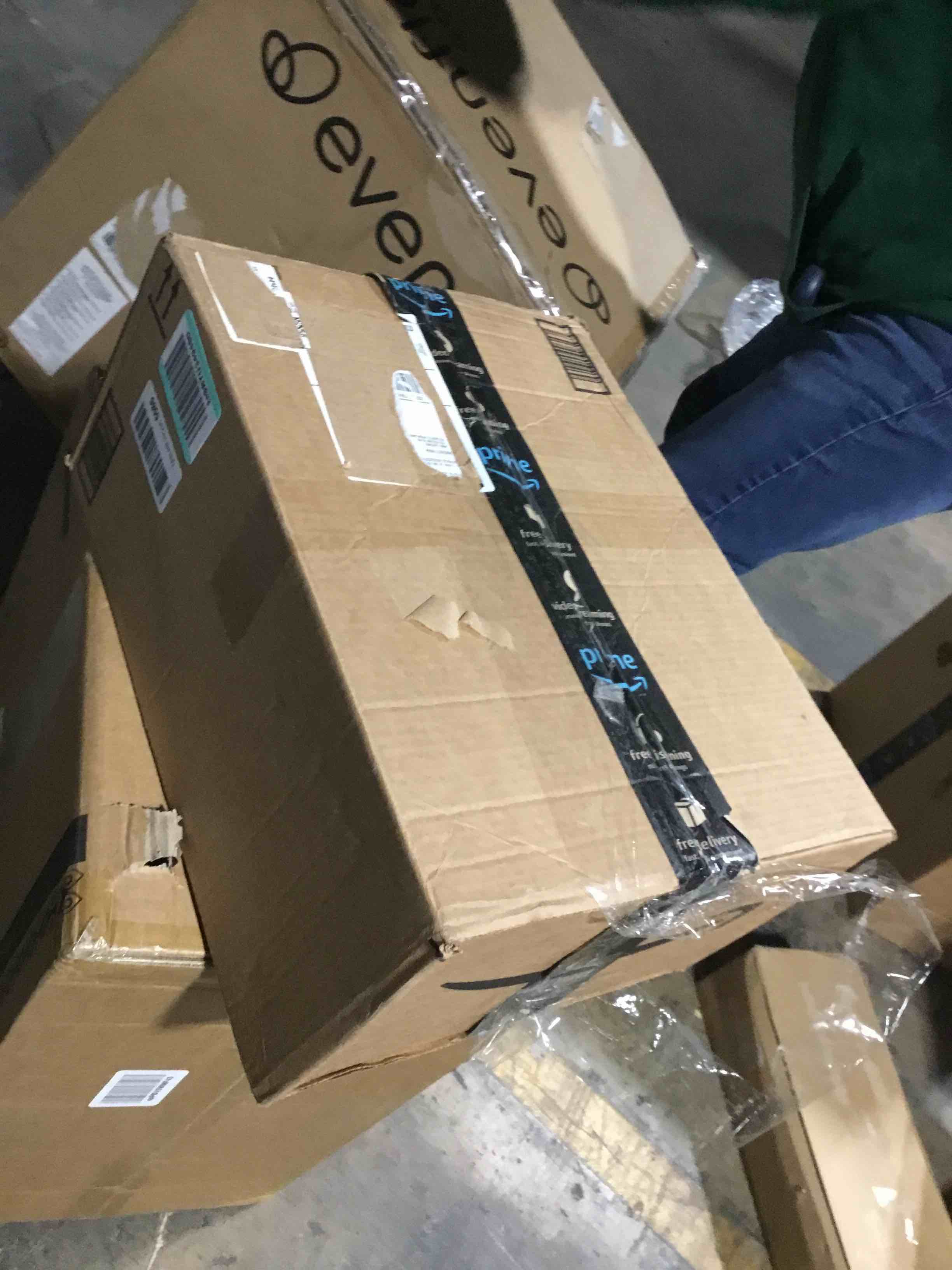 https://s3.amazonaws.com/lotting-images-prod/bidfta/YEL5377014_1702123748872.jpeg