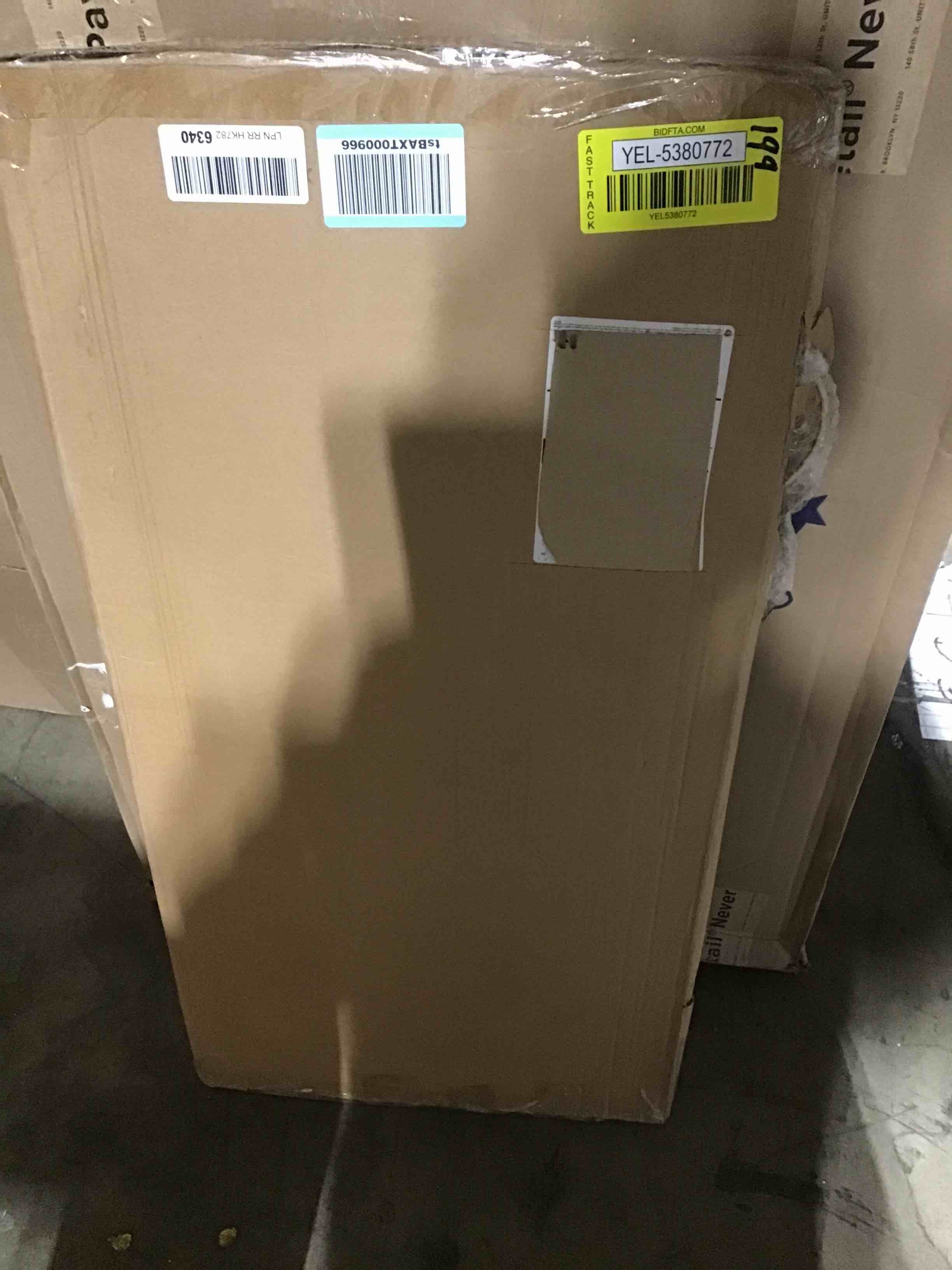 https://s3.amazonaws.com/lotting-images-prod/bidfta/YEL5380772_1704813868699.jpeg