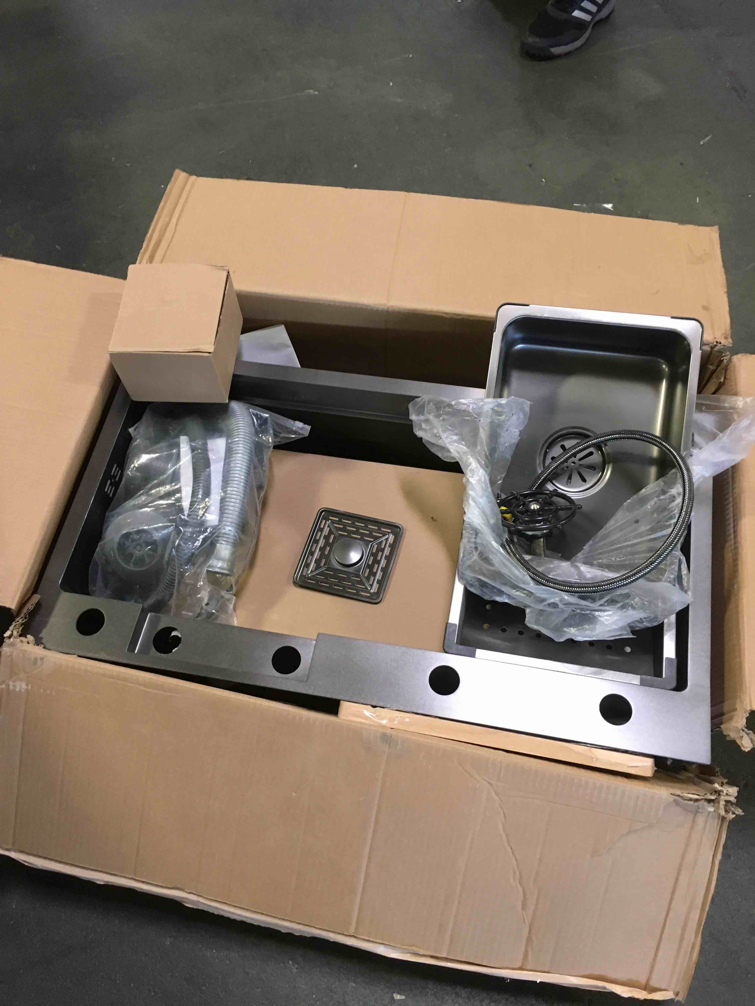 https://s3.amazonaws.com/lotting-images-prod/bidfta/YEL5384013_1694609796556.jpeg
