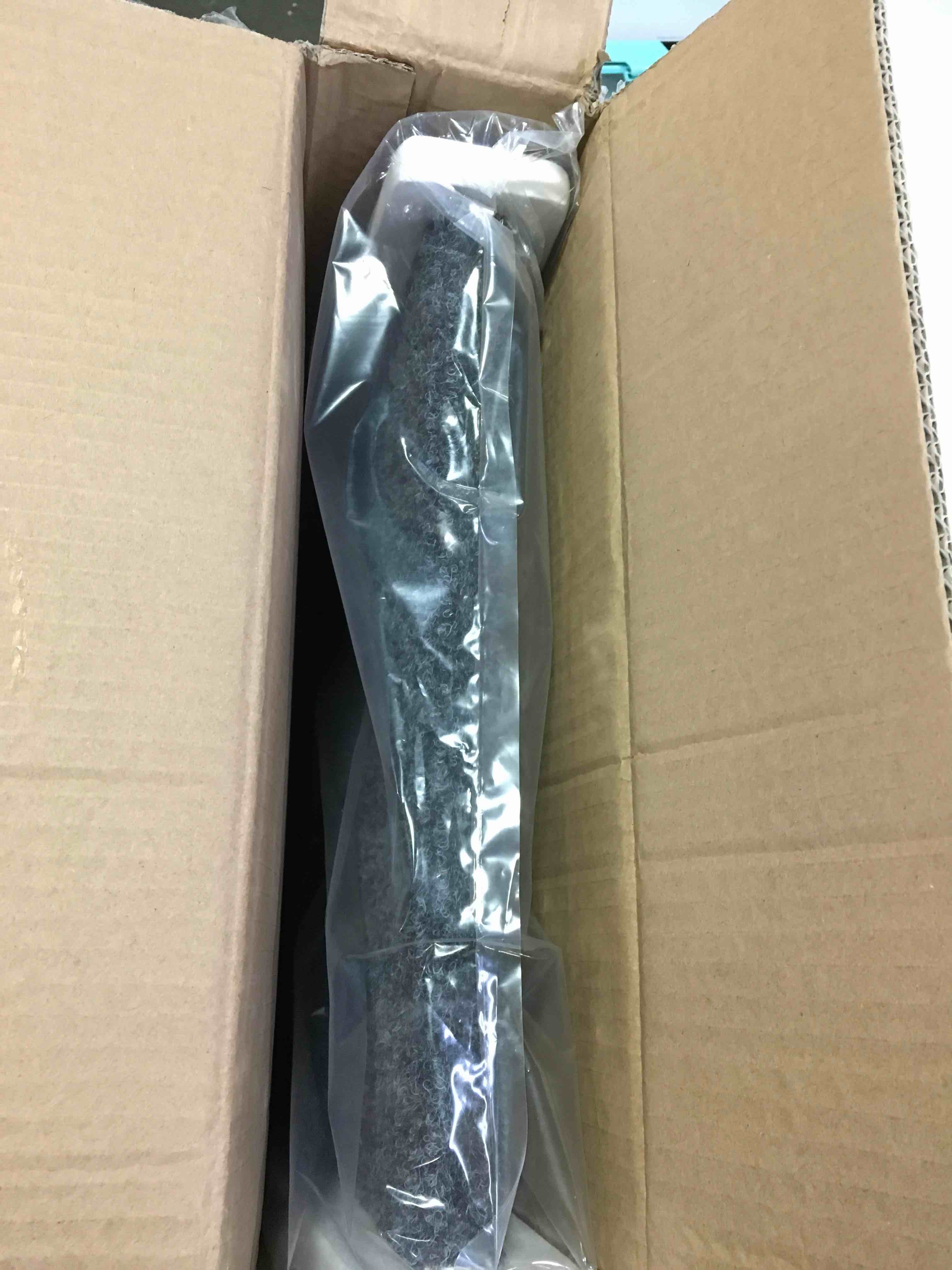 https://s3.amazonaws.com/lotting-images-prod/bidfta/YEL5385543_1695663026657.jpeg