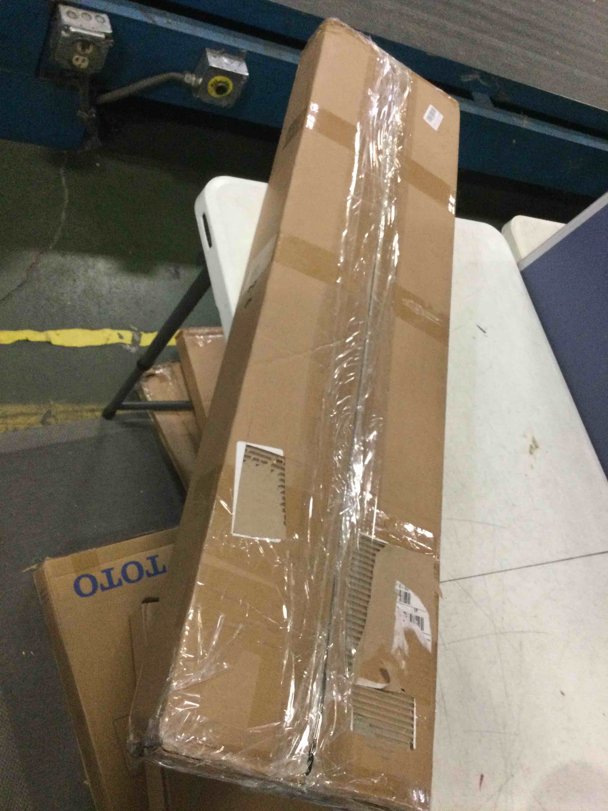 https://s3.amazonaws.com/lotting-images-prod/bidfta/YEL5390197_1694530761703.jpeg