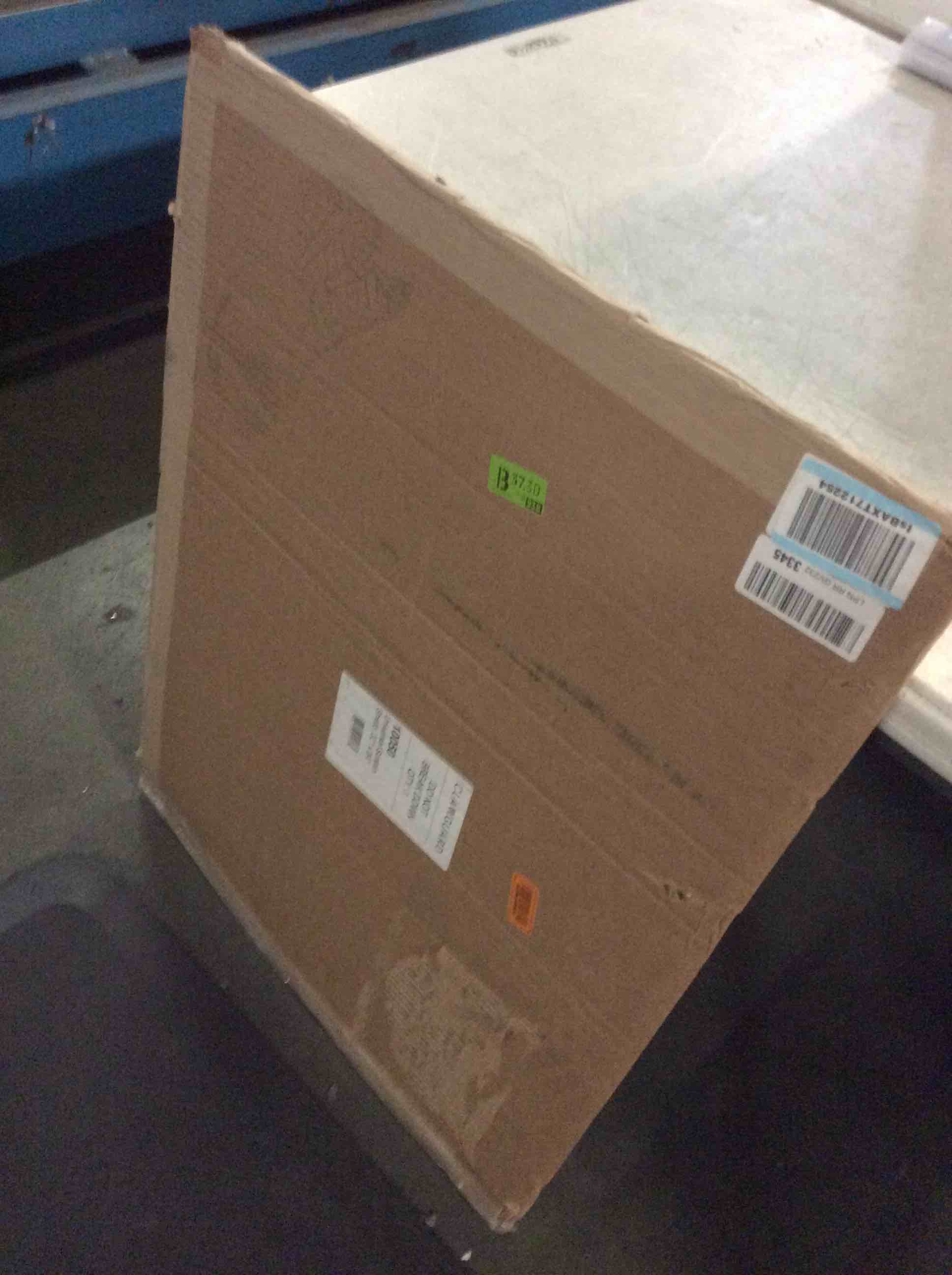 https://s3.amazonaws.com/lotting-images-prod/bidfta/YEL5390597_1695122631446.jpeg