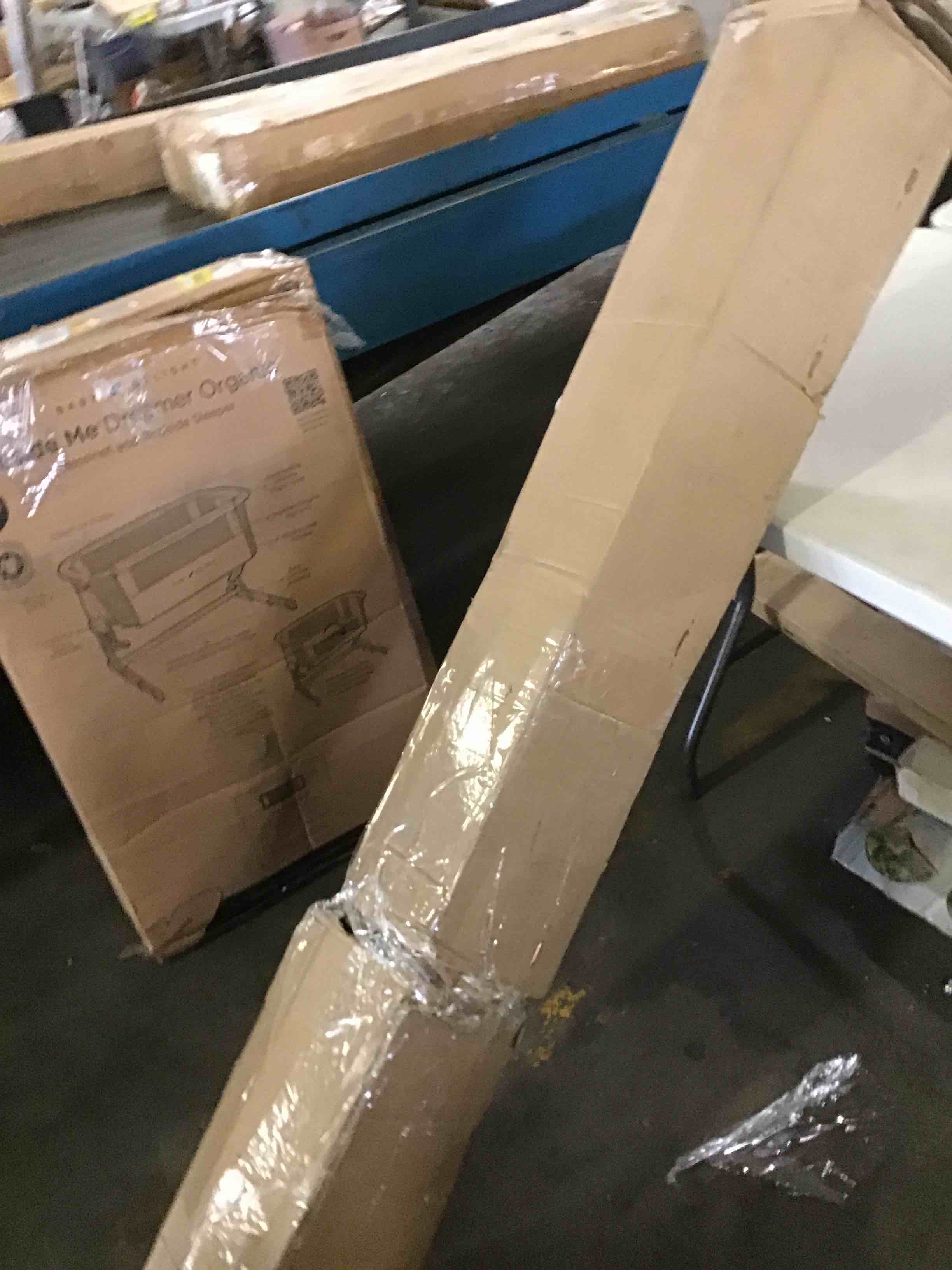https://s3.amazonaws.com/lotting-images-prod/bidfta/YEL5391151_1695307131682.jpeg