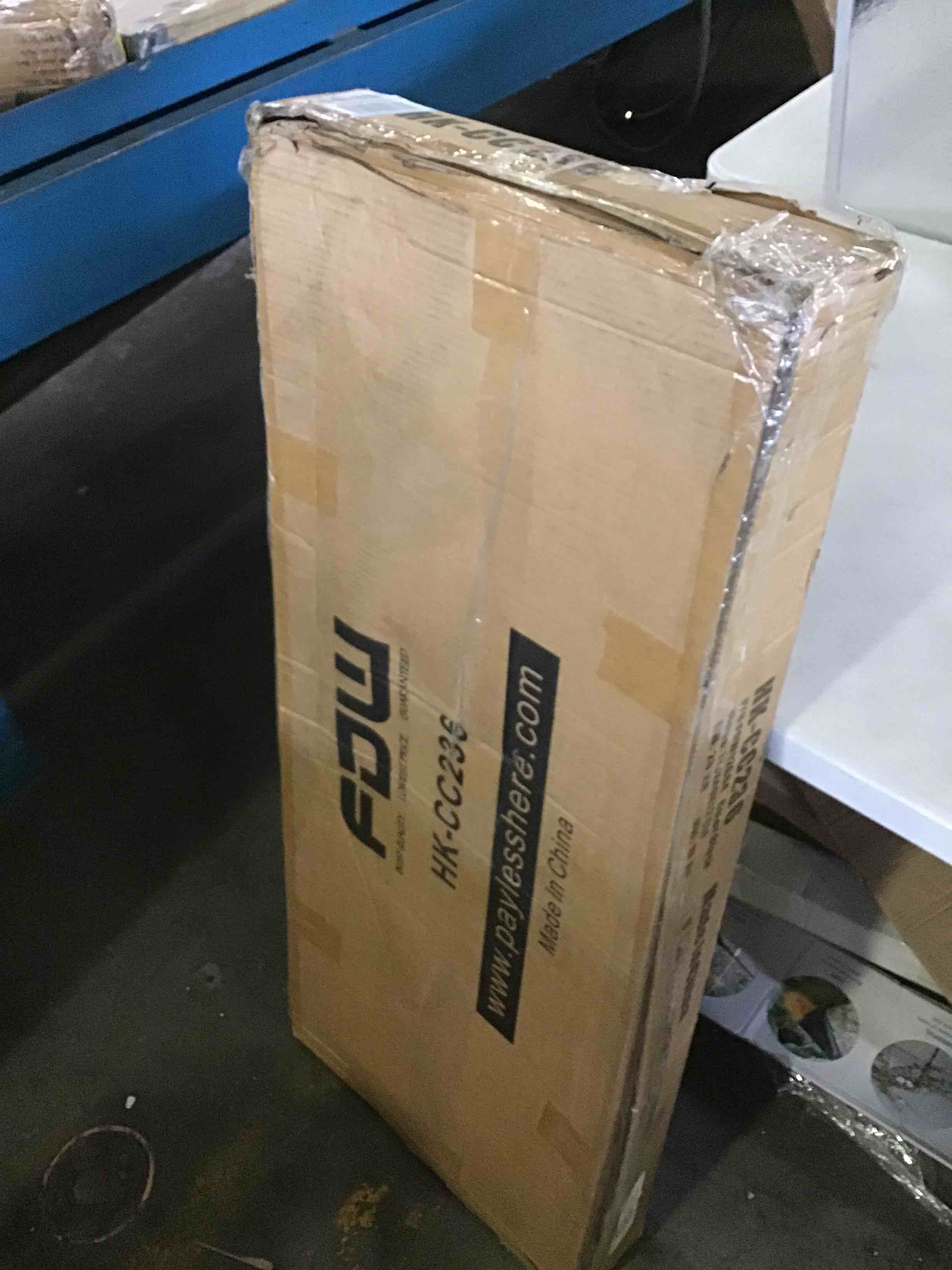 https://s3.amazonaws.com/lotting-images-prod/bidfta/YEL5391190_1695310418231.jpeg