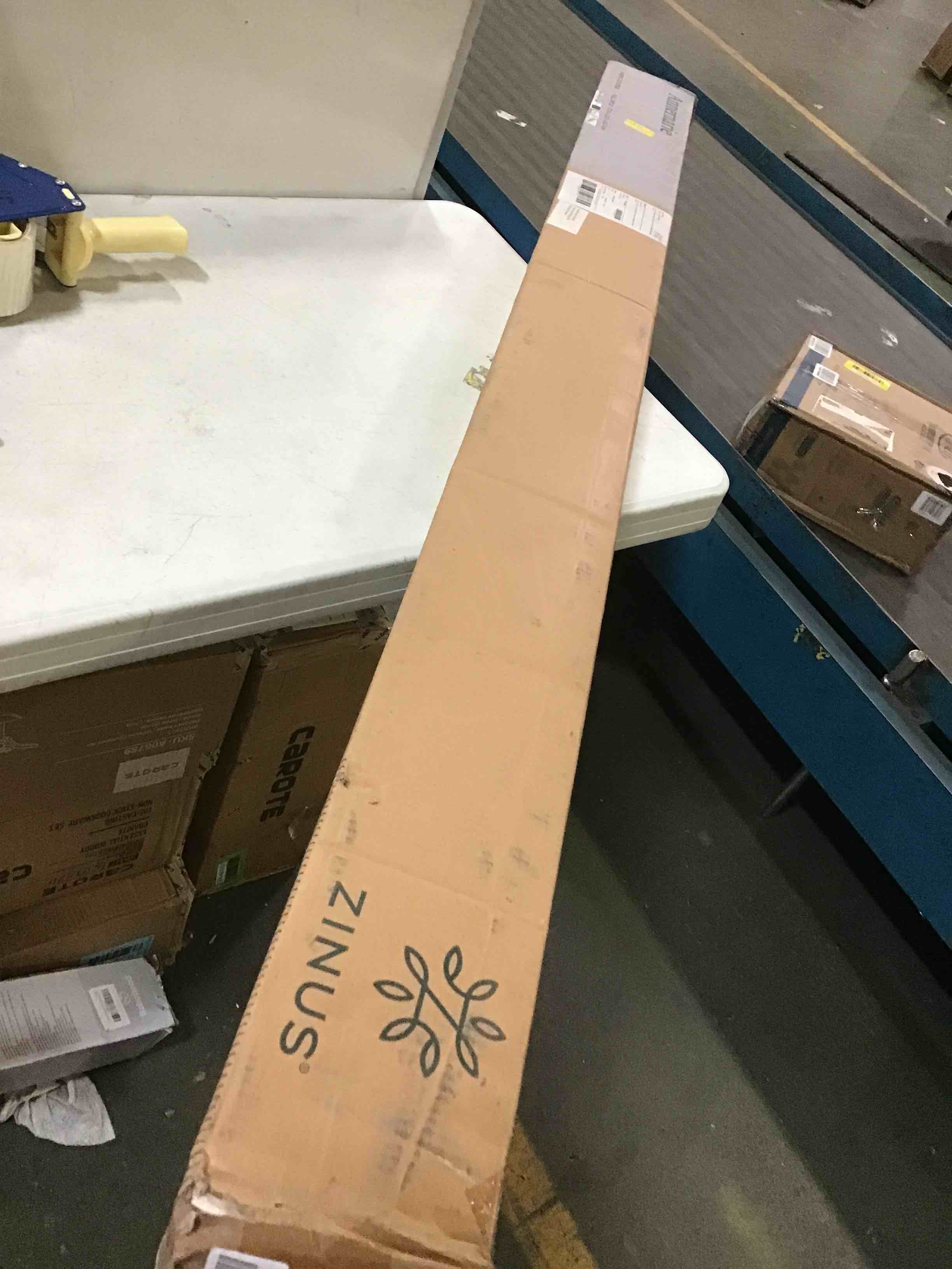 https://s3.amazonaws.com/lotting-images-prod/bidfta/YEL5391436_1695396256331.jpeg