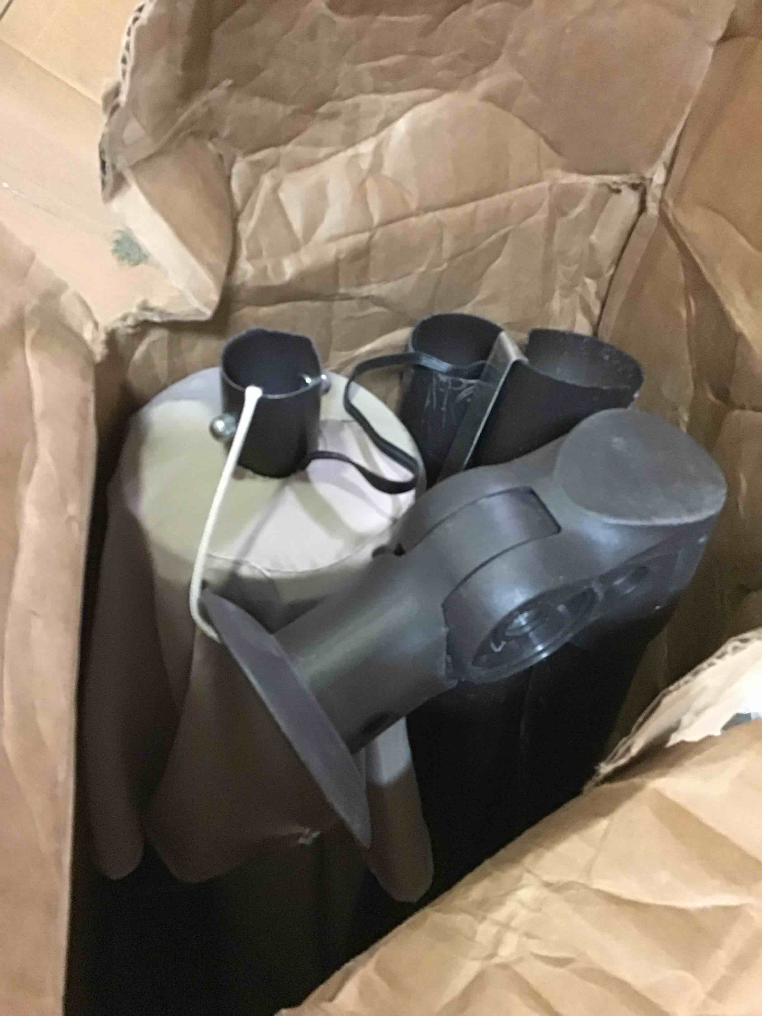 https://s3.amazonaws.com/lotting-images-prod/bidfta/YEL5393319_1694273578632.jpeg