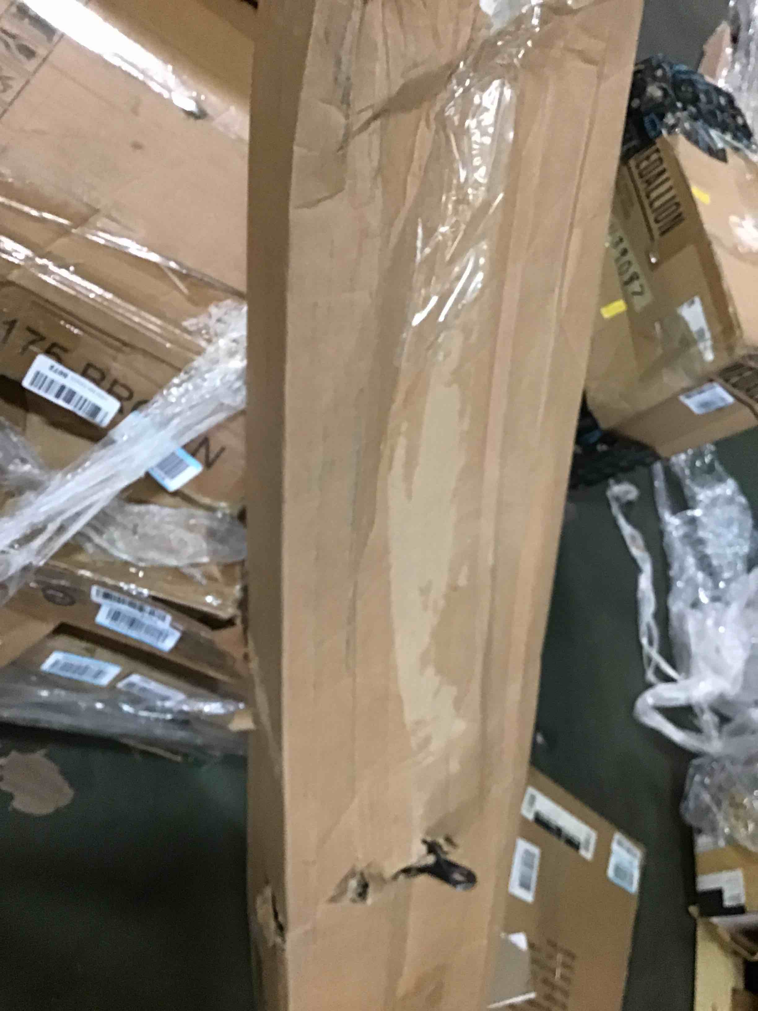 https://s3.amazonaws.com/lotting-images-prod/bidfta/YEL5393319_1694273590574.jpeg