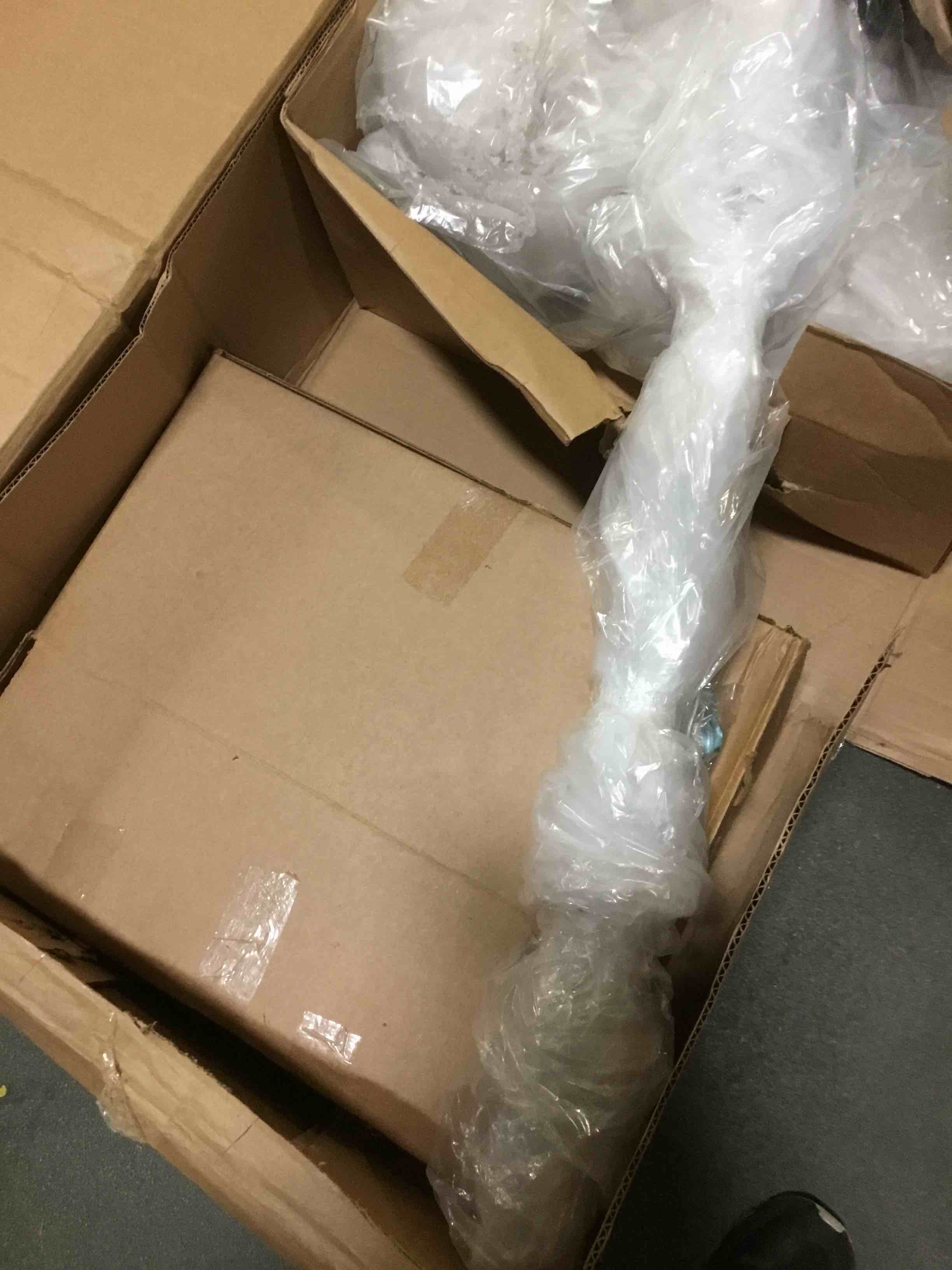 https://s3.amazonaws.com/lotting-images-prod/bidfta/YEL5393760_1694531635342.jpeg
