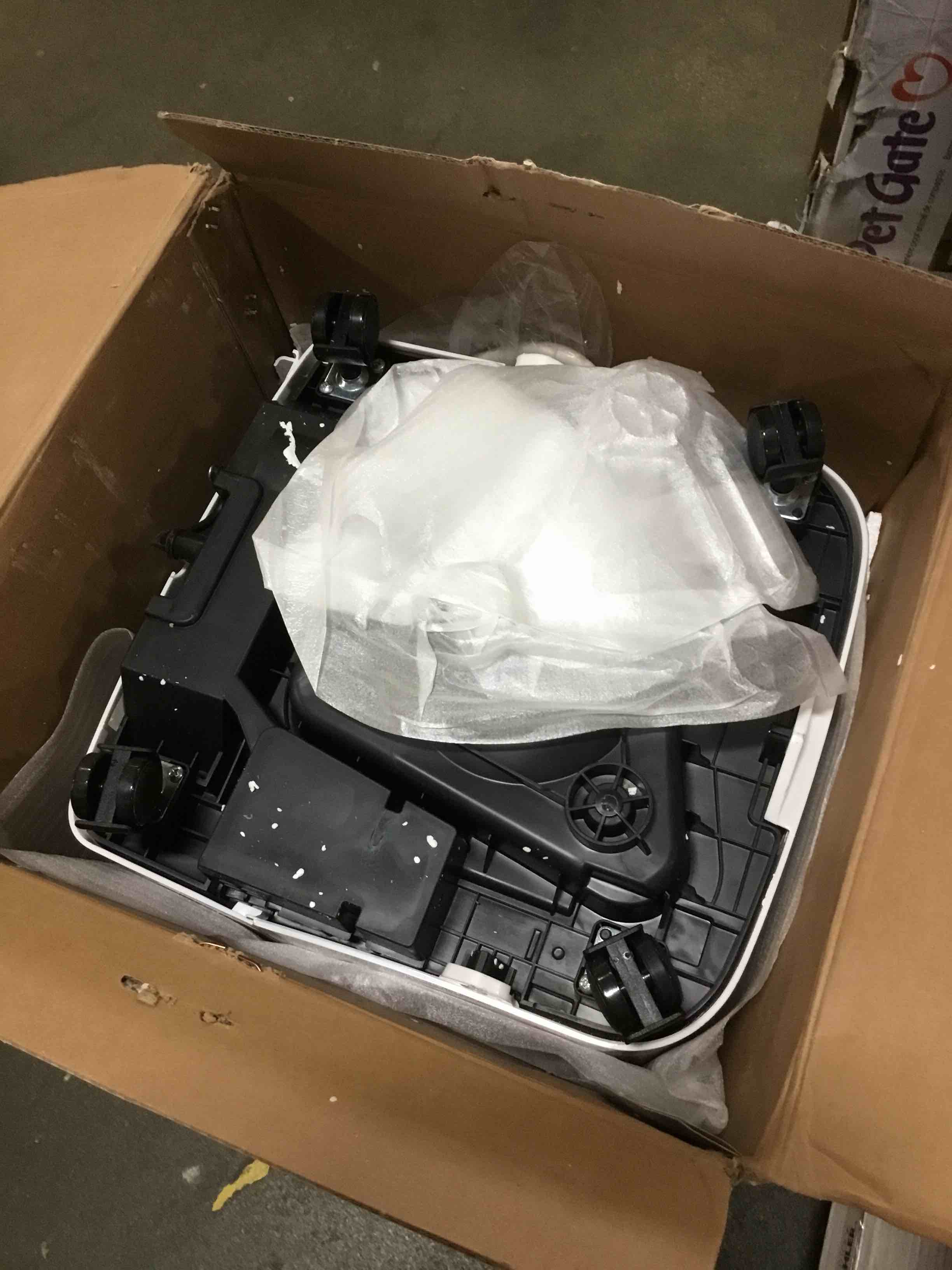 https://s3.amazonaws.com/lotting-images-prod/bidfta/YEL5393829_1694547344908.jpeg