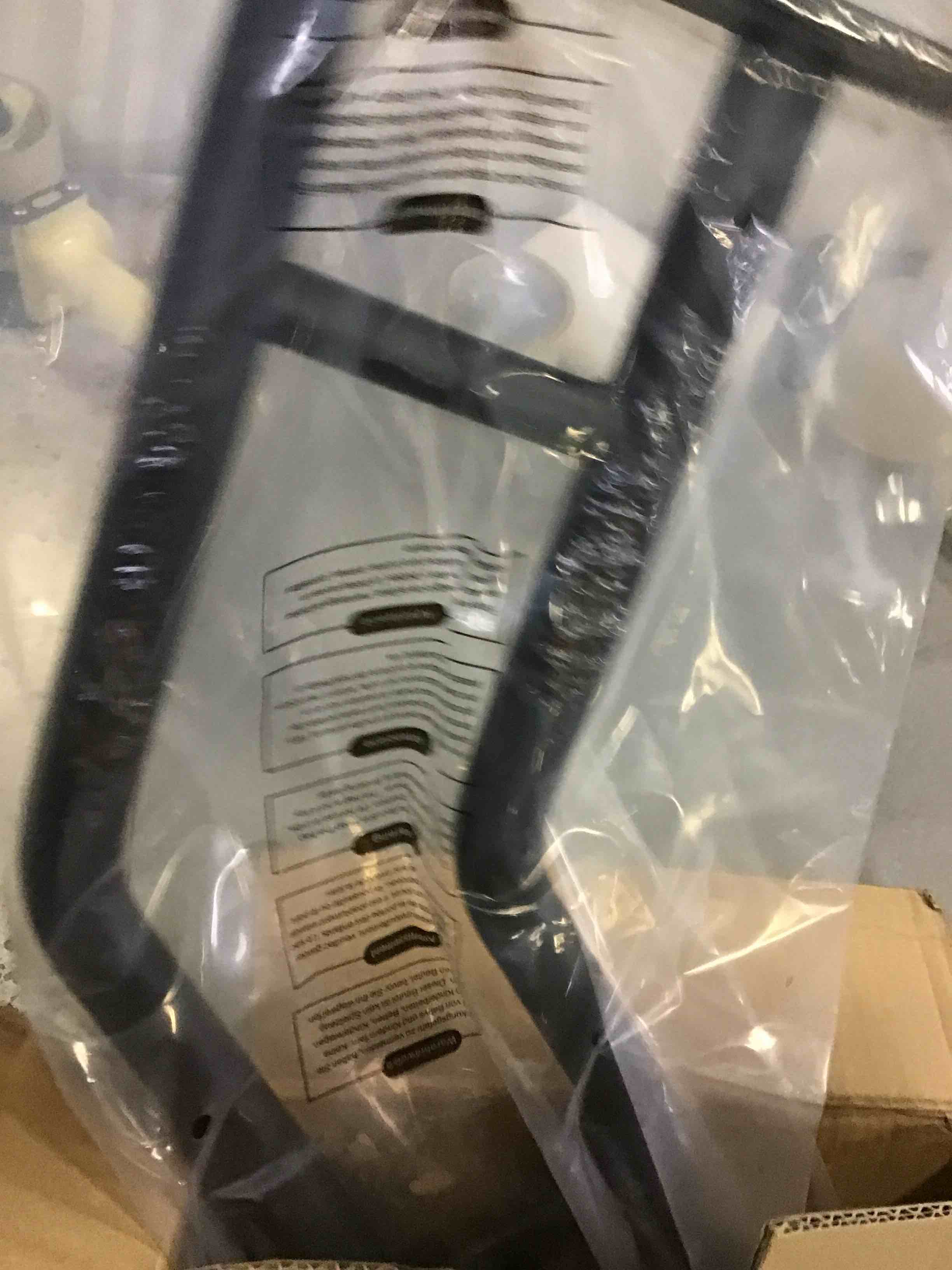 https://s3.amazonaws.com/lotting-images-prod/bidfta/YEL5394210_1694722760519.jpeg