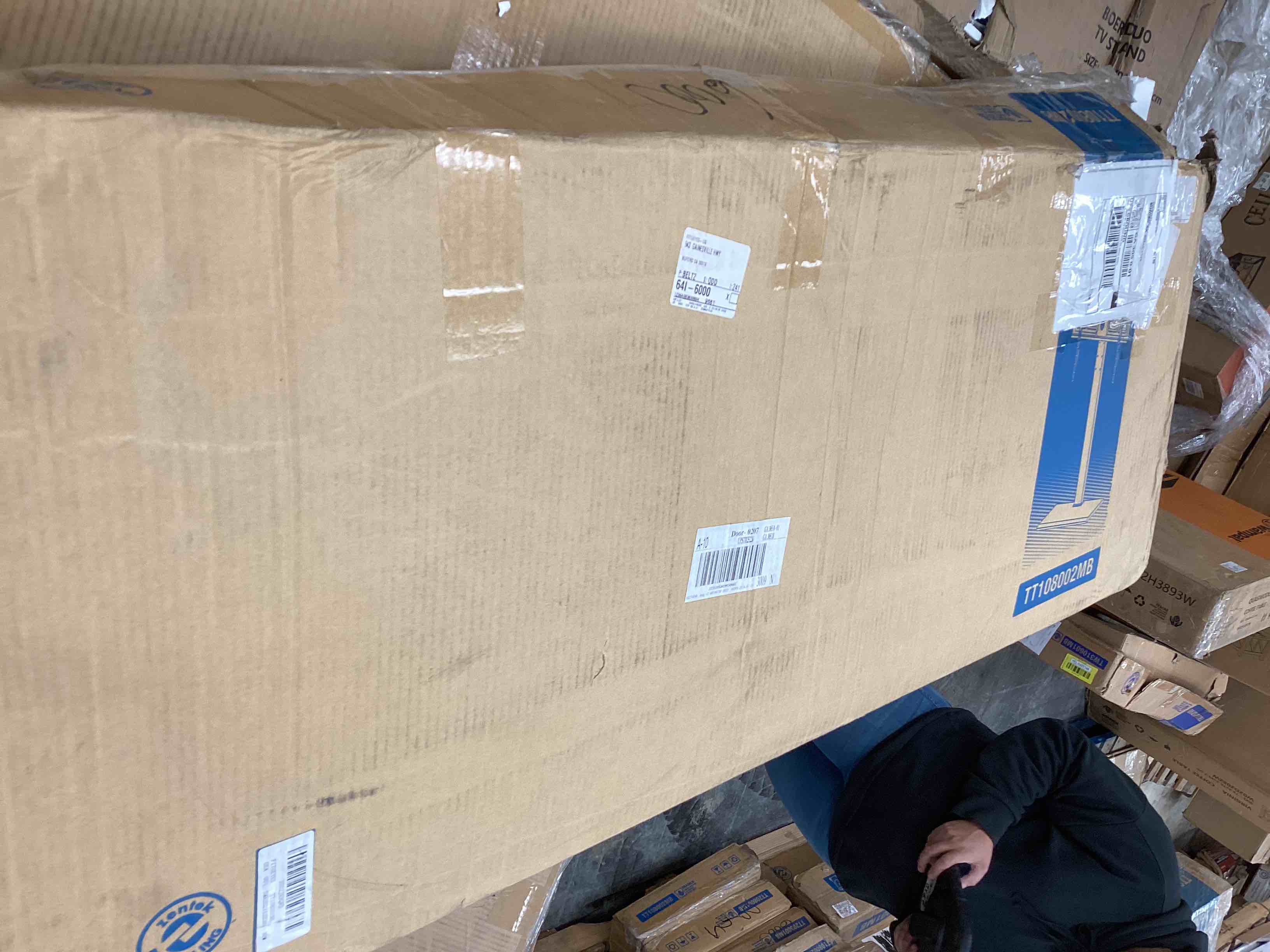 https://s3.amazonaws.com/lotting-images-prod/bidfta/YEL5401136_1699387231639.jpeg