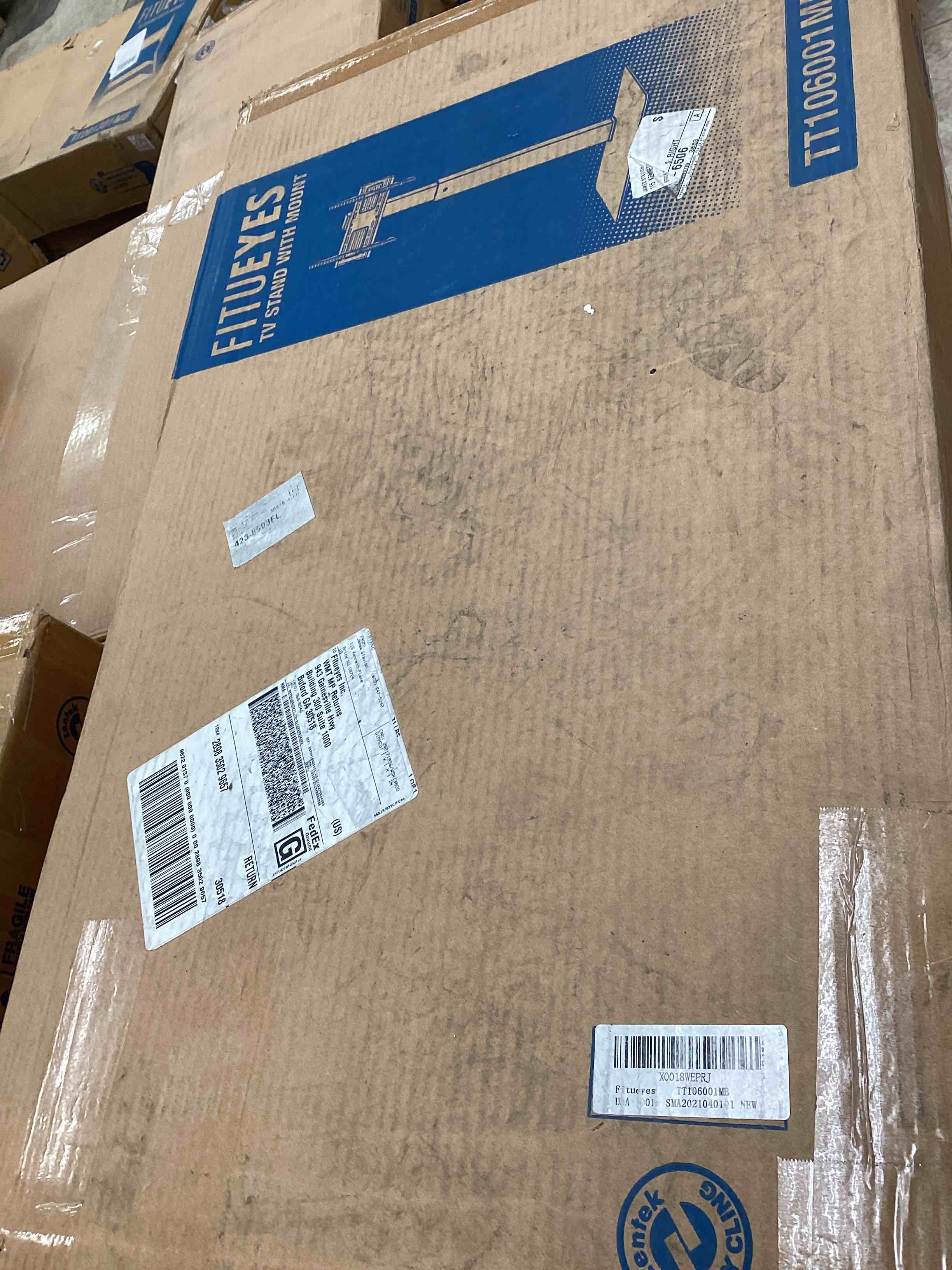 https://s3.amazonaws.com/lotting-images-prod/bidfta/YEL5401245_1699458291143.jpeg