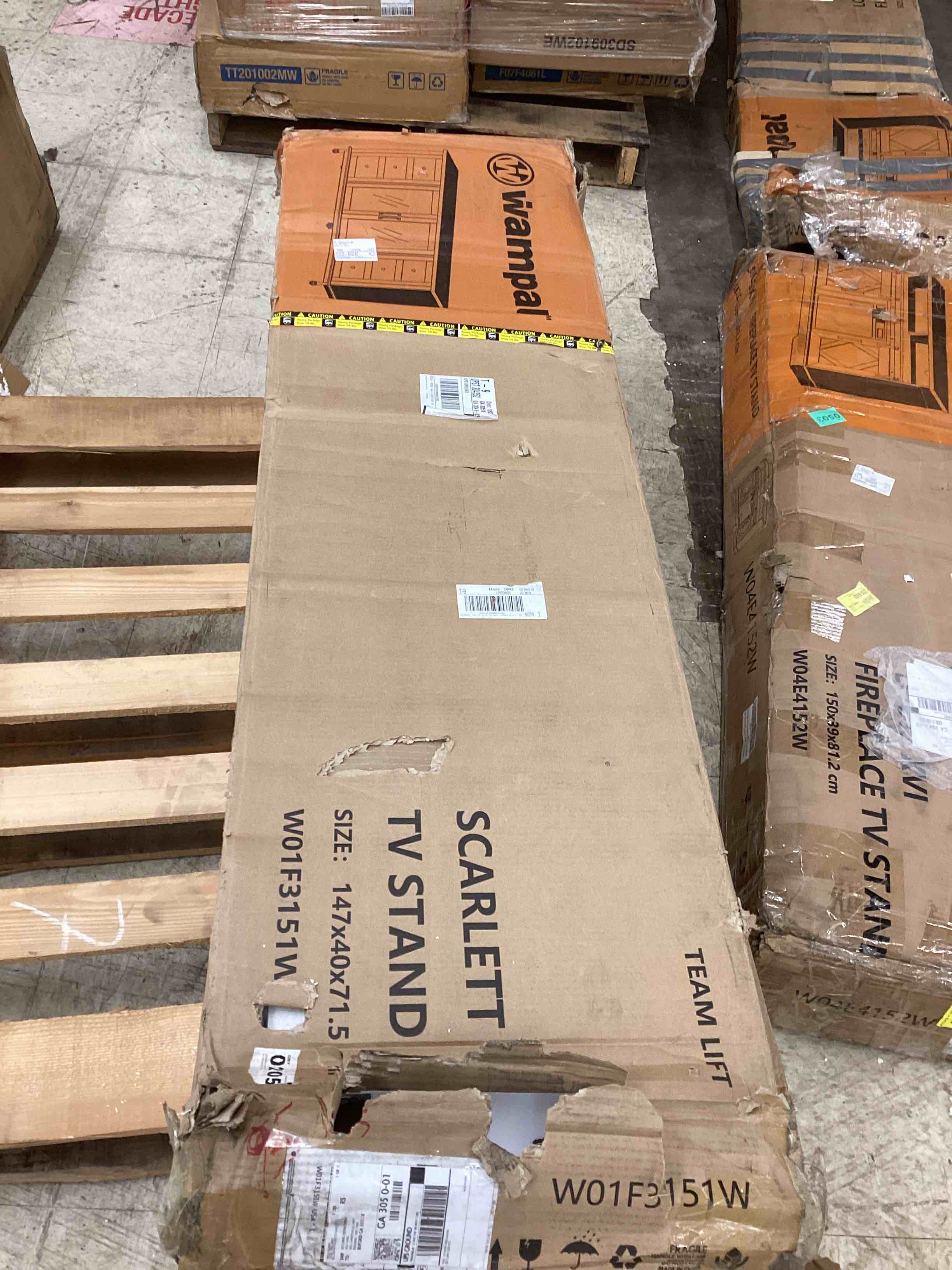 https://s3.amazonaws.com/lotting-images-prod/bidfta/YEL5401393_1699478400673.jpeg