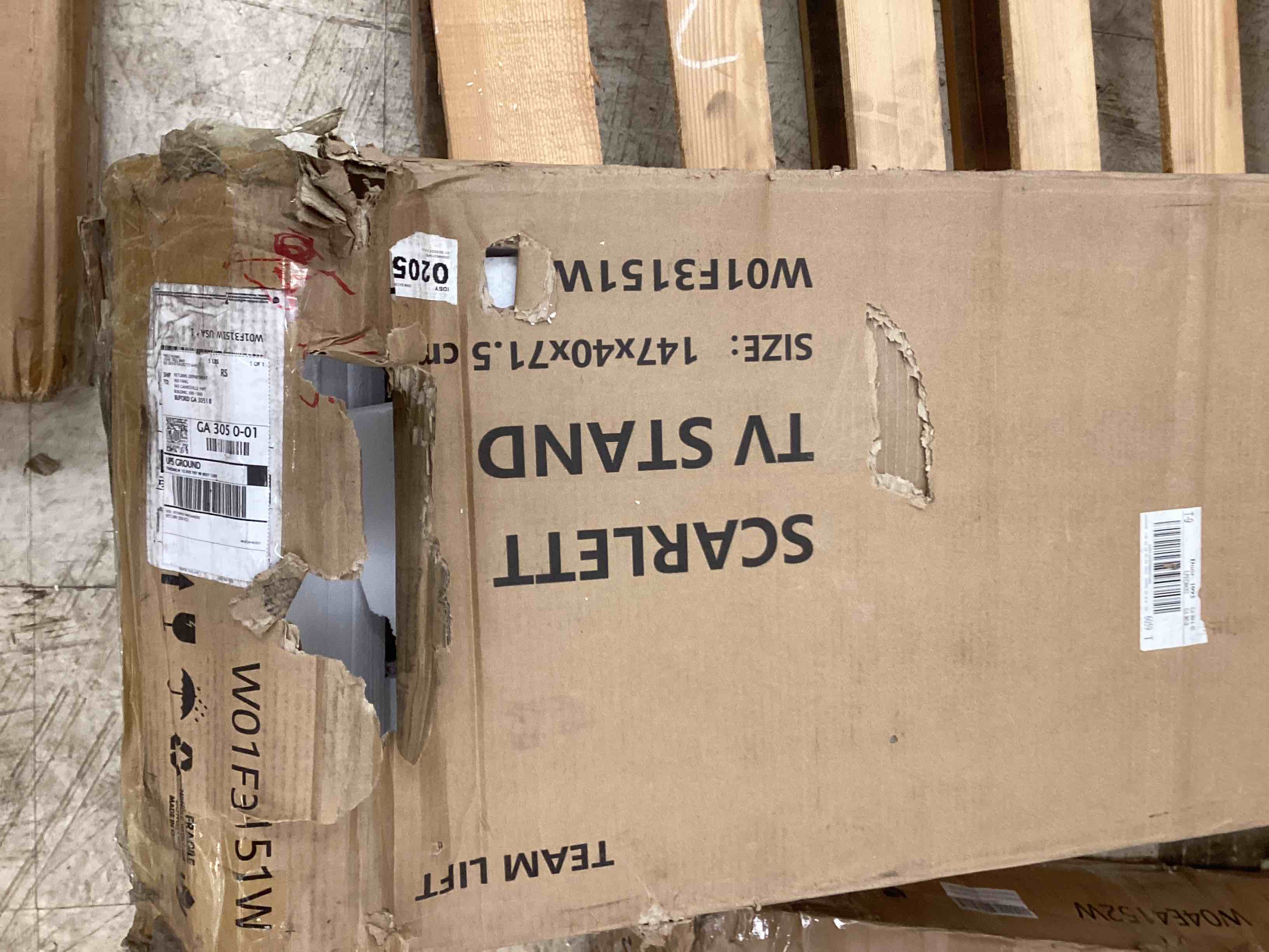 https://s3.amazonaws.com/lotting-images-prod/bidfta/YEL5401393_1699478407568.jpeg