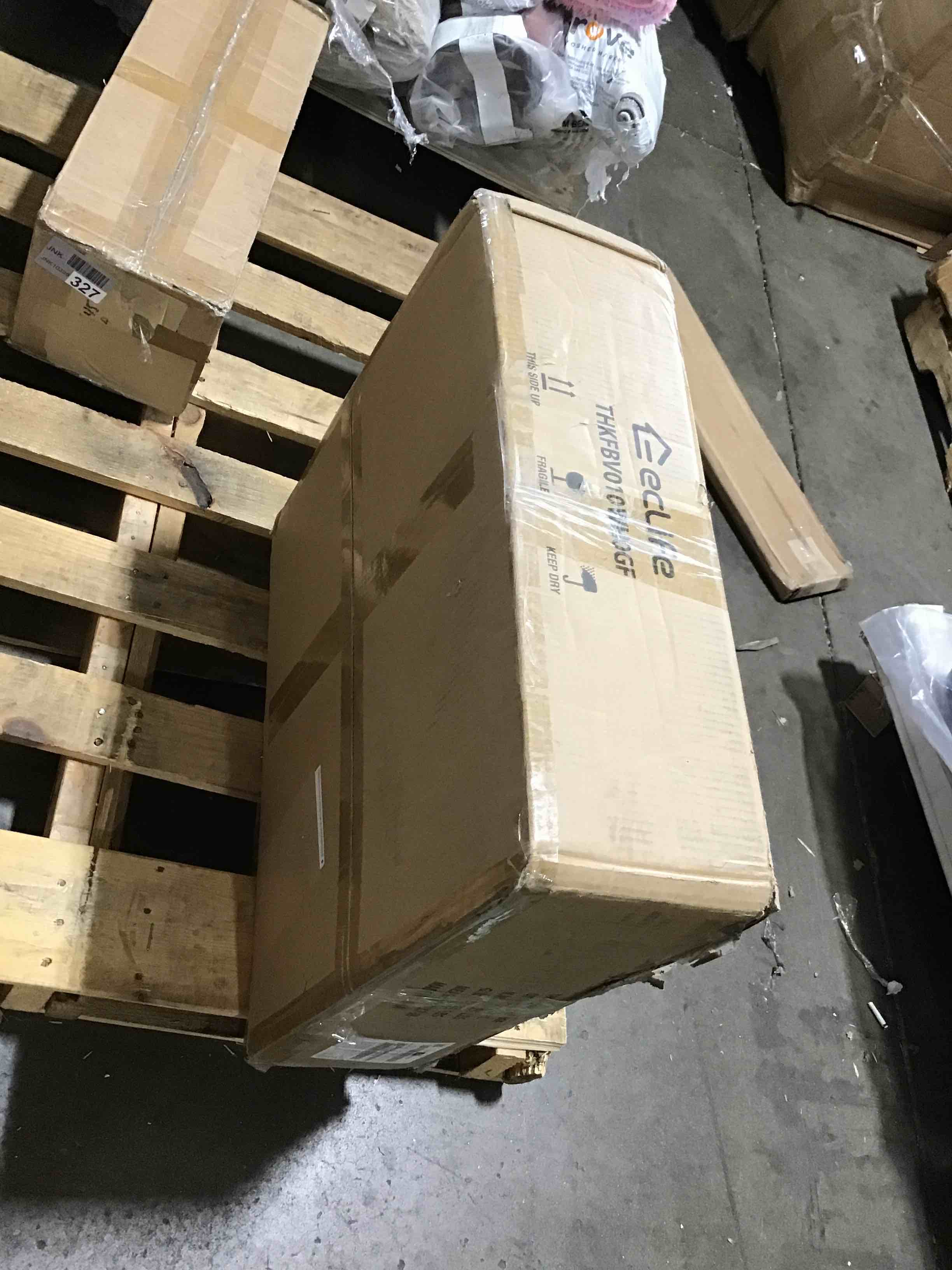 https://s3.amazonaws.com/lotting-images-prod/bidfta/YEL5420140_1694537222225.jpeg