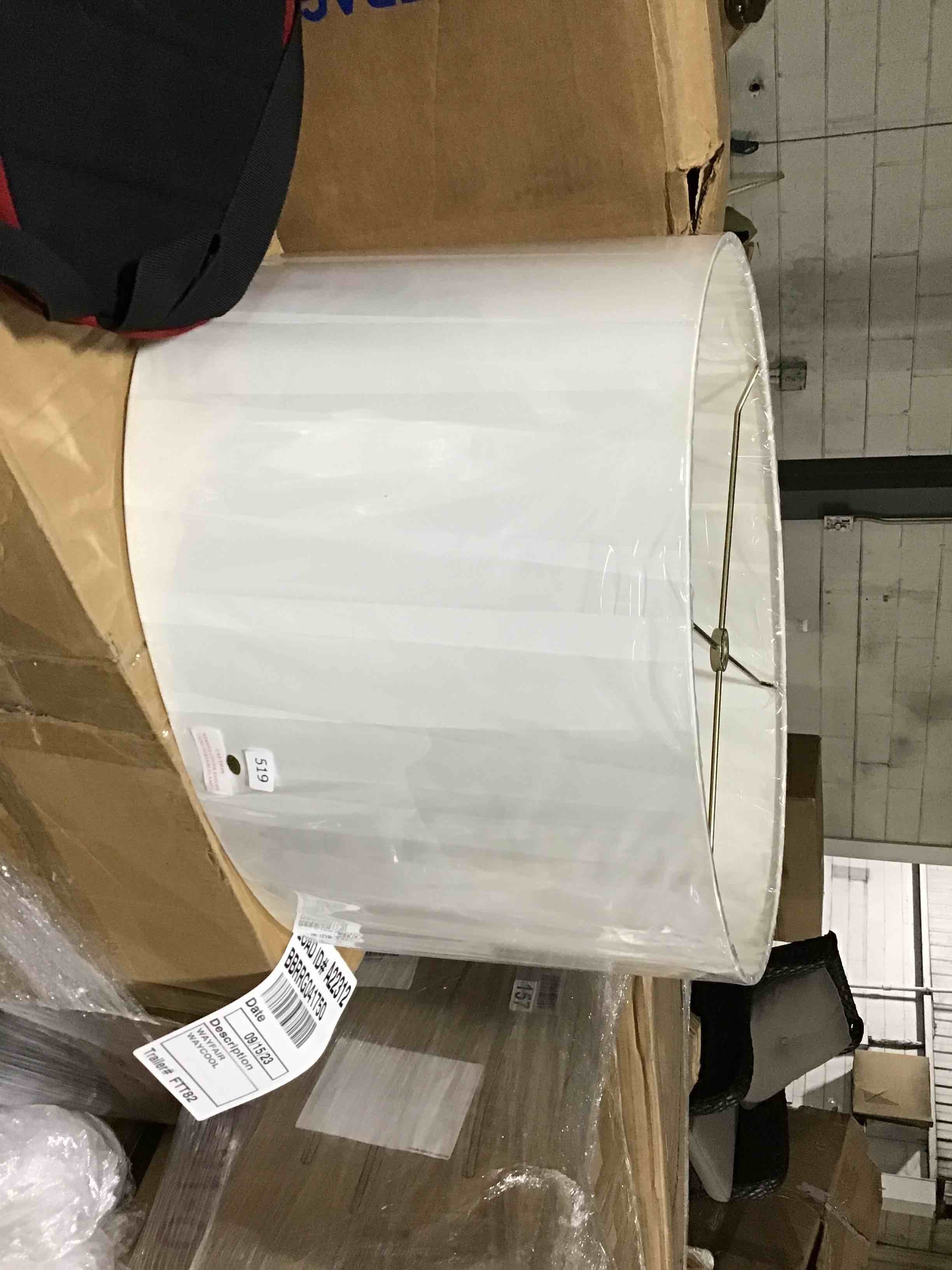 https://s3.amazonaws.com/lotting-images-prod/bidfta/YEL5420404_1695130211583.jpeg