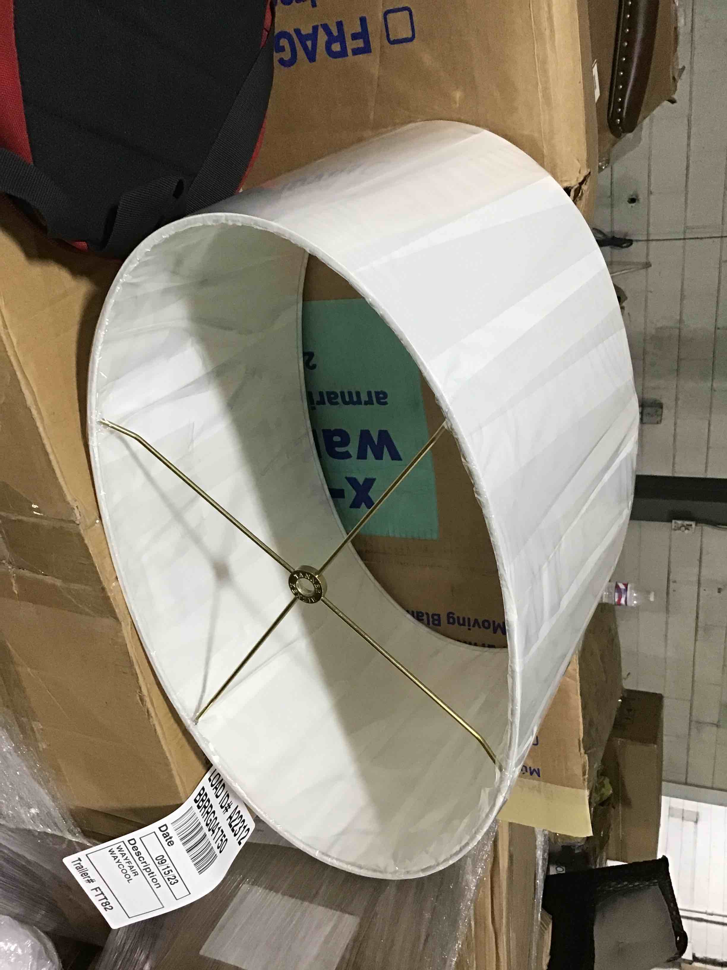 https://s3.amazonaws.com/lotting-images-prod/bidfta/YEL5420404_1695130217457.jpeg