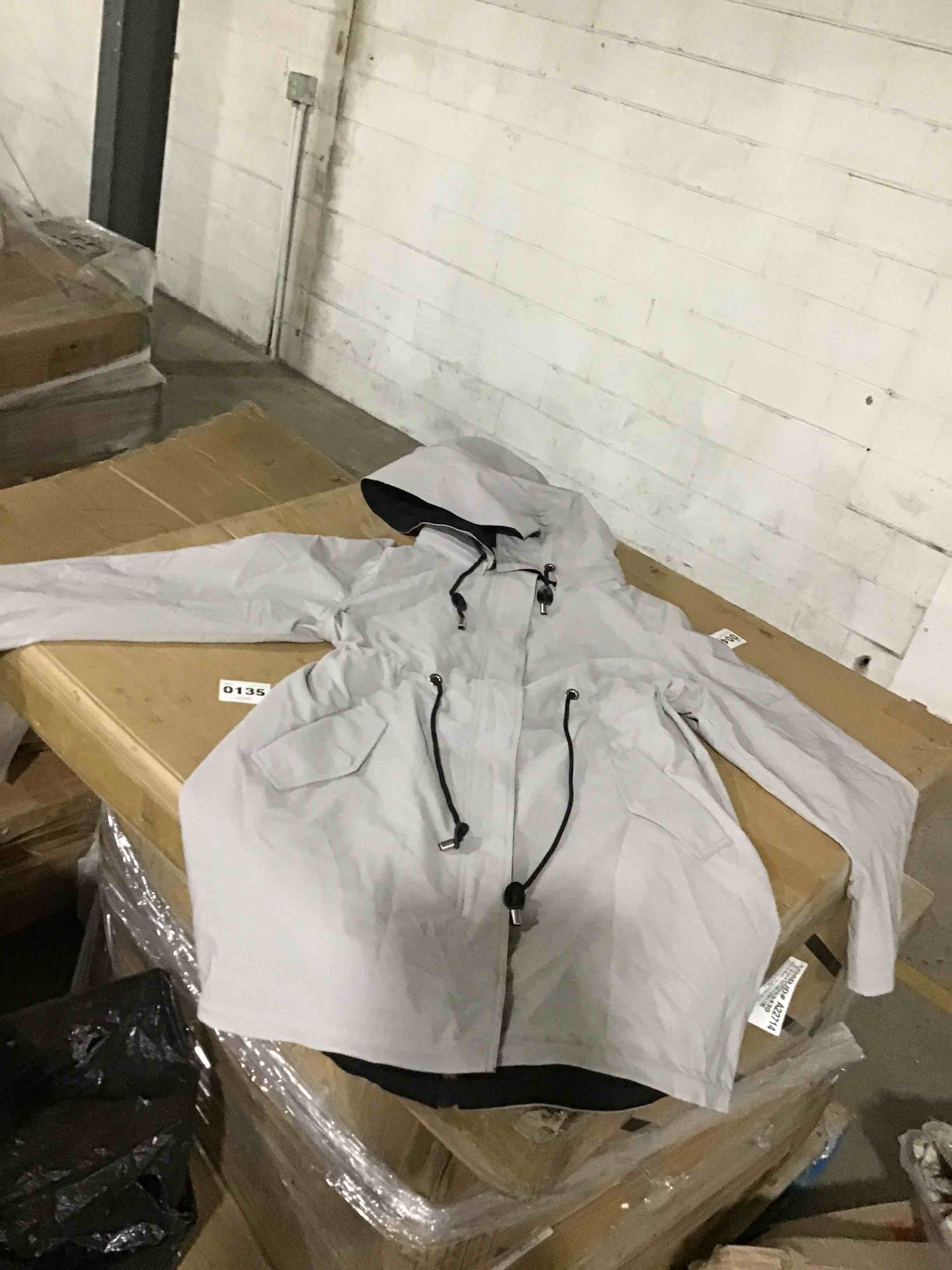 https://s3.amazonaws.com/lotting-images-prod/bidfta/YEL5421129_1696353127349.jpeg