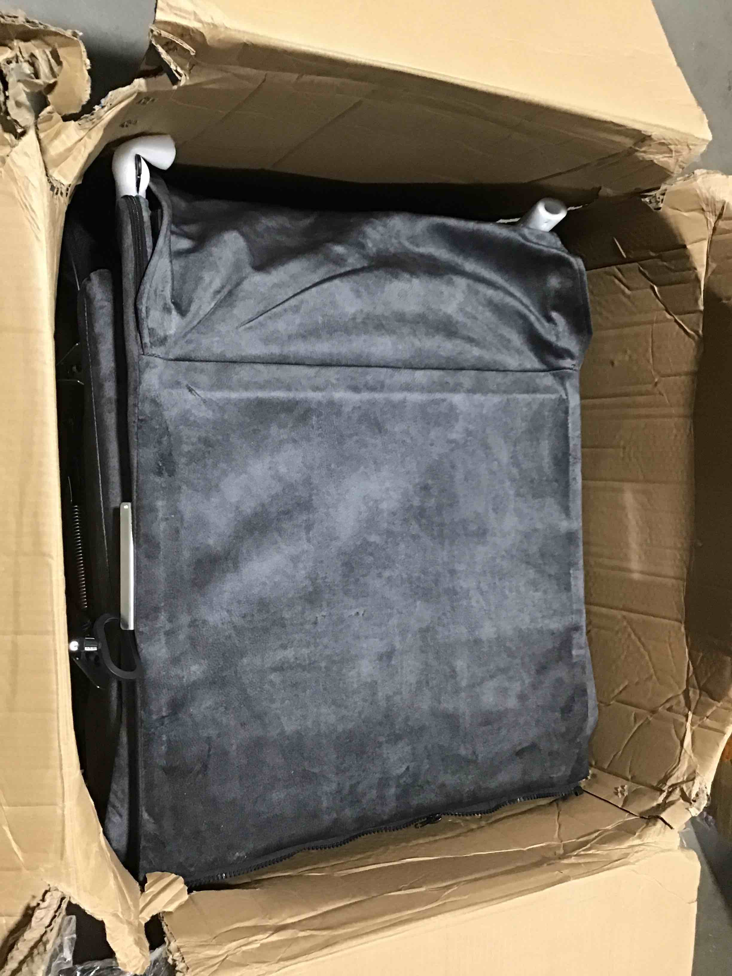 https://s3.amazonaws.com/lotting-images-prod/bidfta/YEL5421340_1696681473876.jpeg