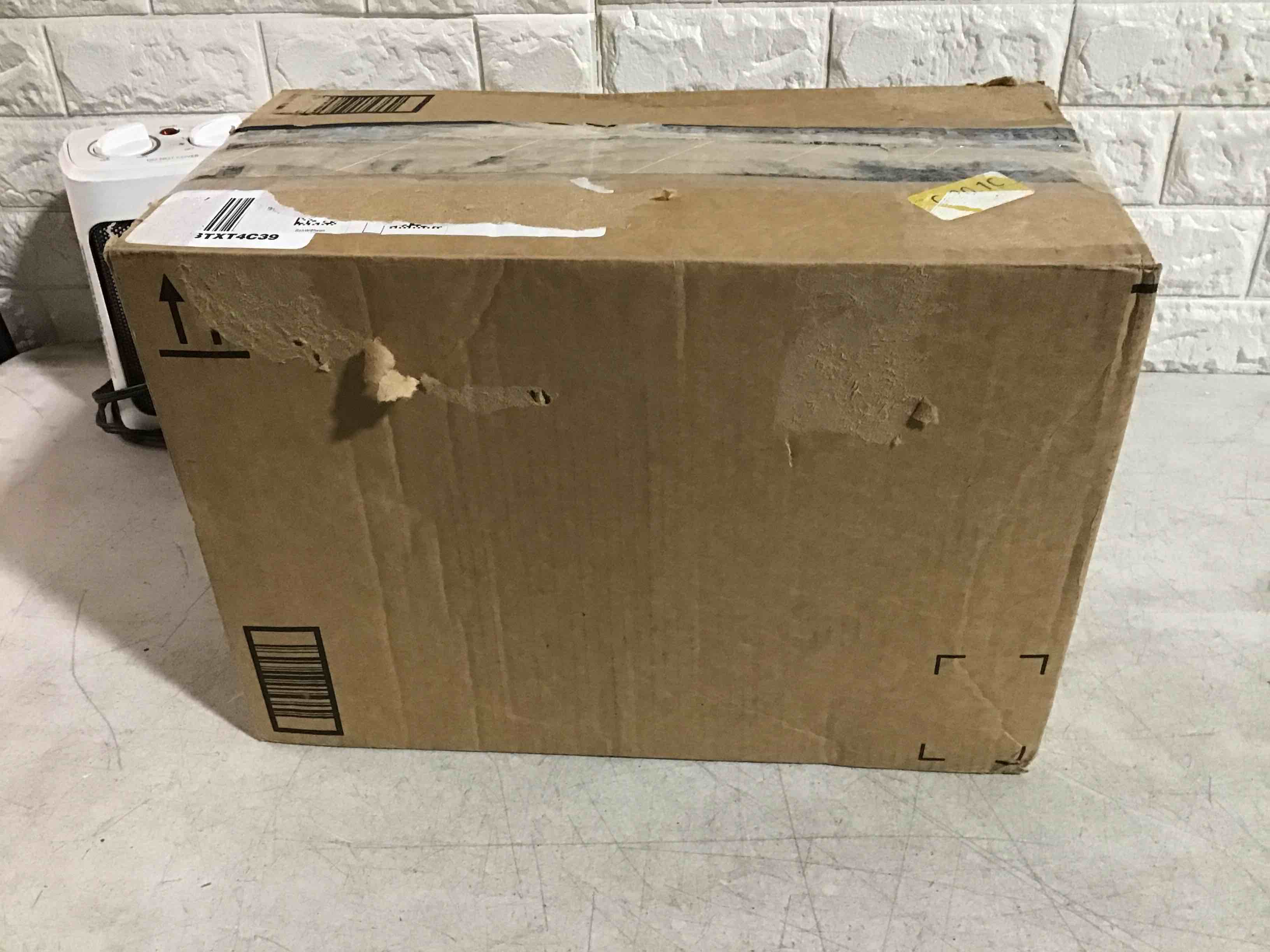 https://s3.amazonaws.com/lotting-images-prod/bidfta/YEL5426639_1693933629183.jpeg