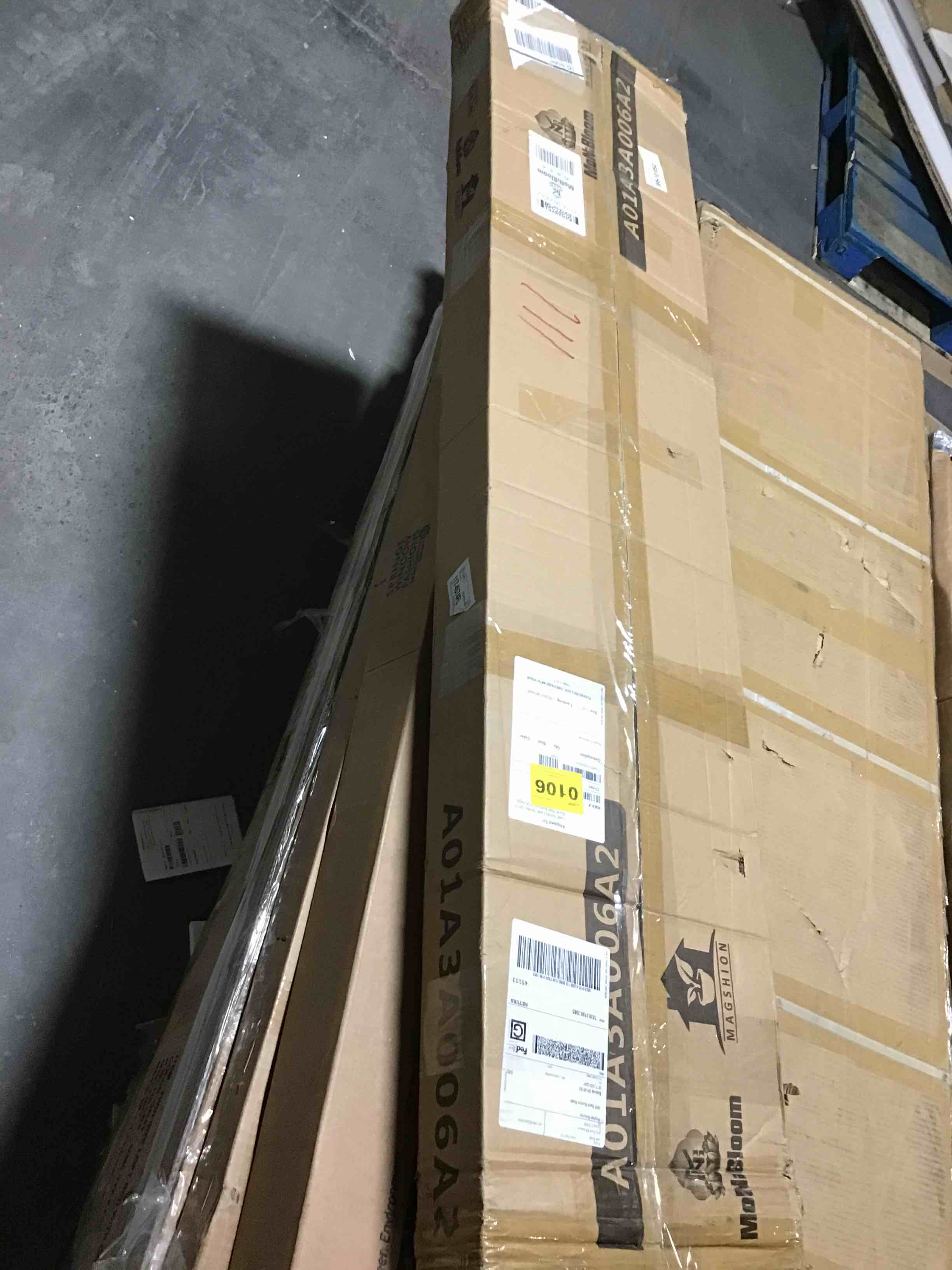 https://s3.amazonaws.com/lotting-images-prod/bidfta/YEL5427625_1695755585339.jpeg